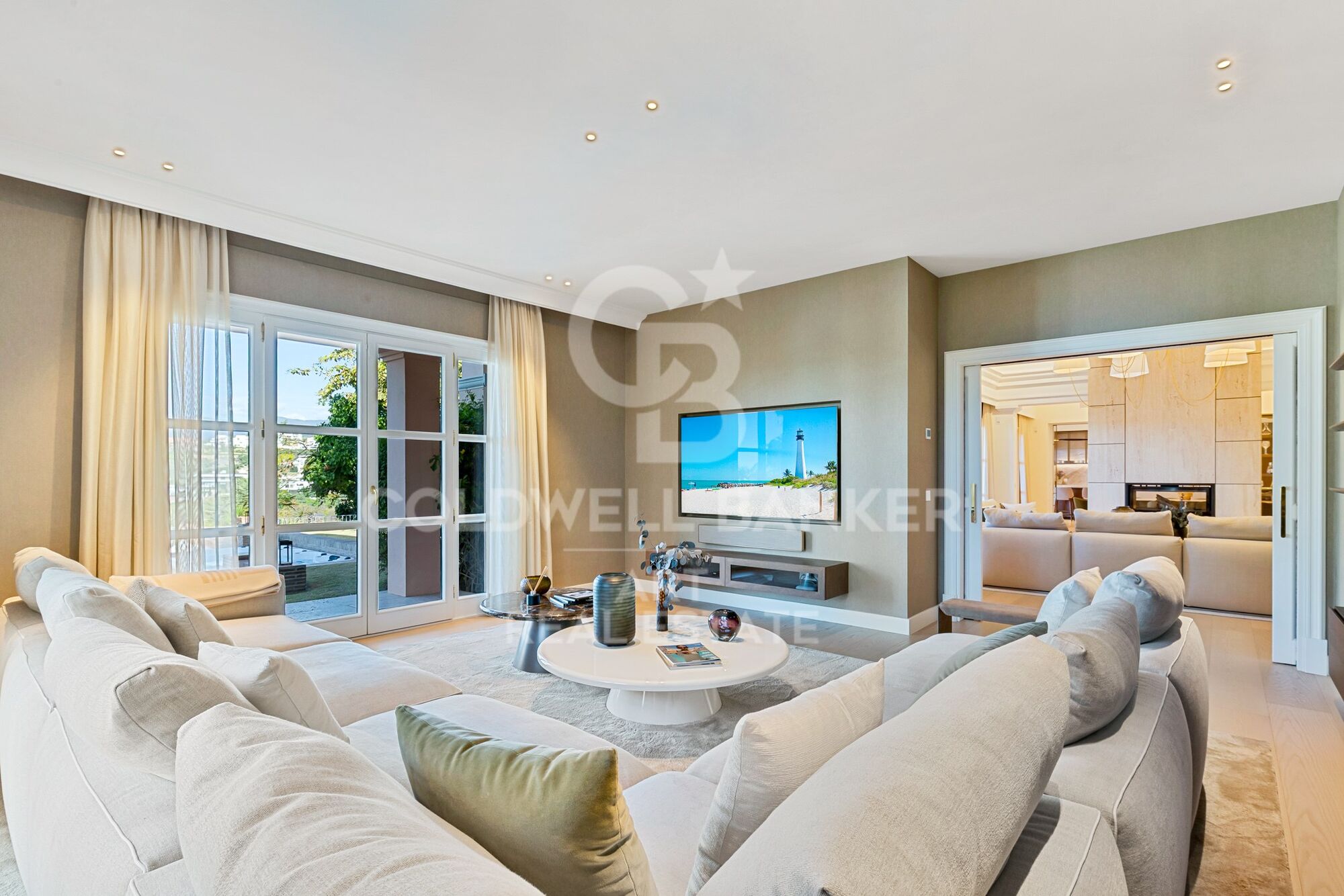 Exceptionnelle villa de luxe entièrement rénovée avec d'impressionnantes vues panoramiques sur la mer à Villa Padierna