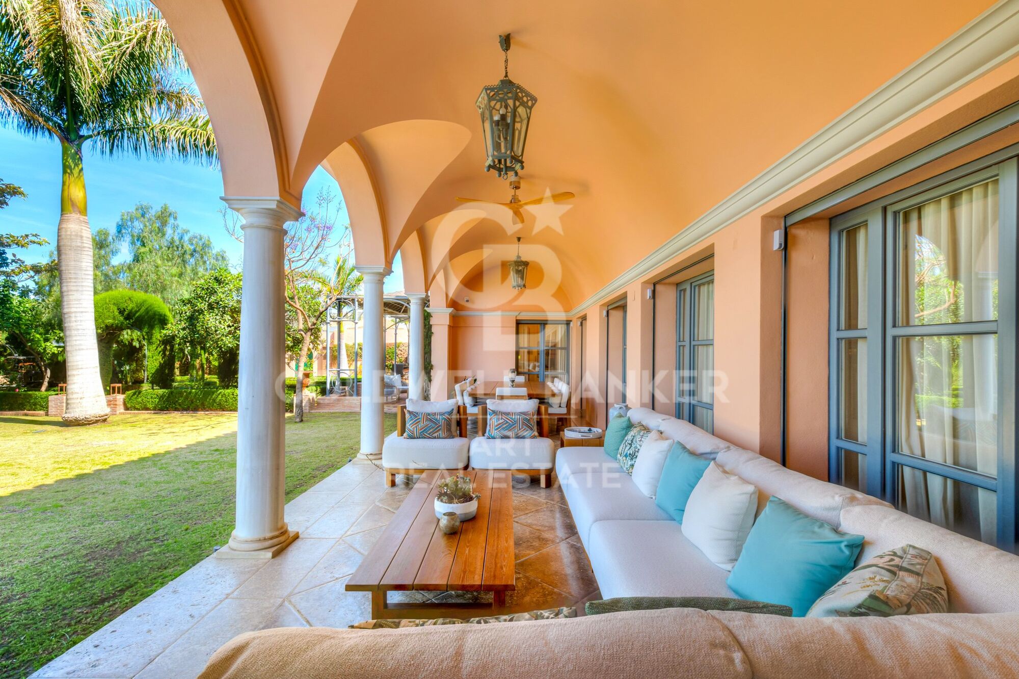 Exceptionnelle villa de luxe entièrement rénovée avec d'impressionnantes vues panoramiques sur la mer à Villa Padierna