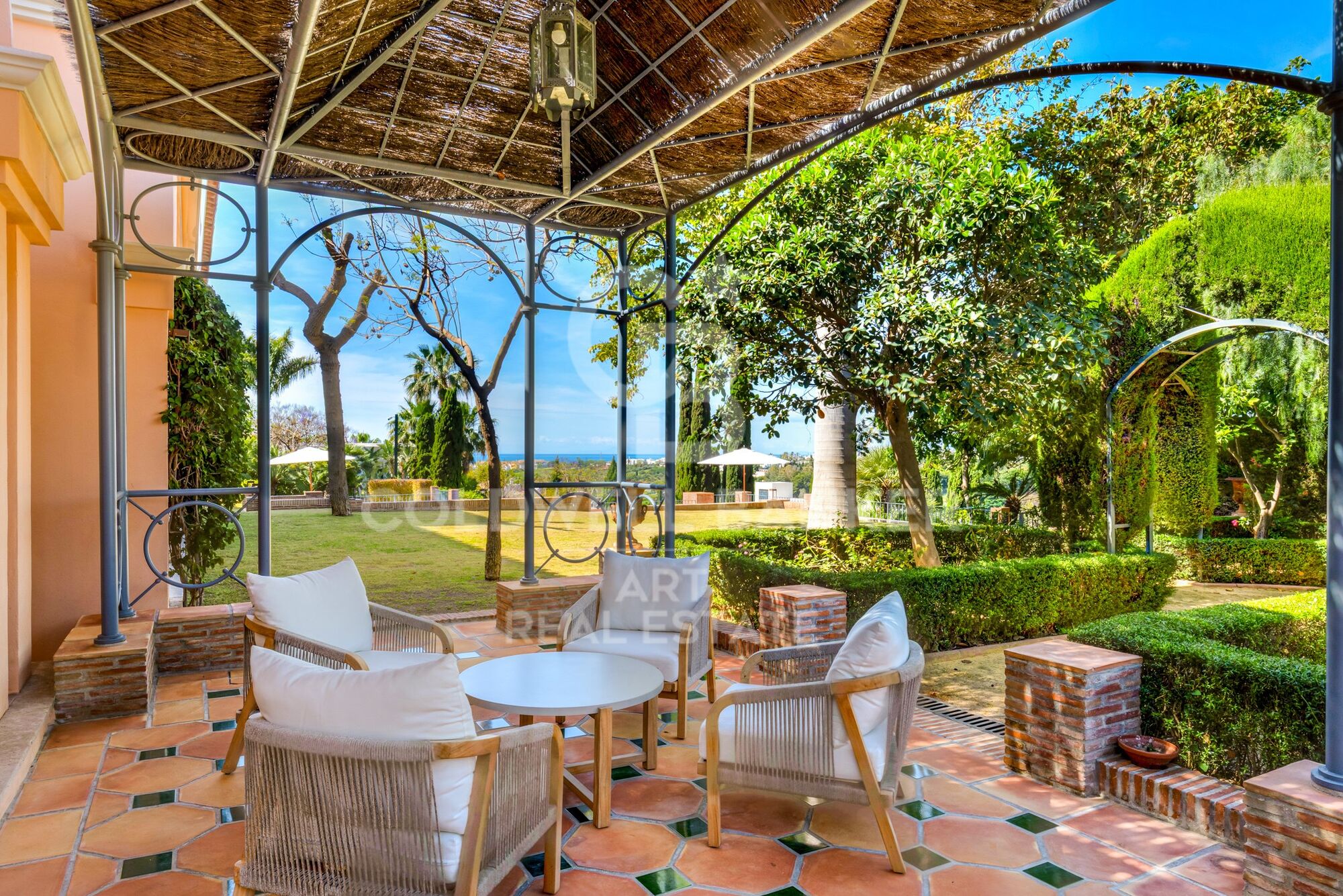 Exceptionnelle villa de luxe entièrement rénovée avec d'impressionnantes vues panoramiques sur la mer à Villa Padierna