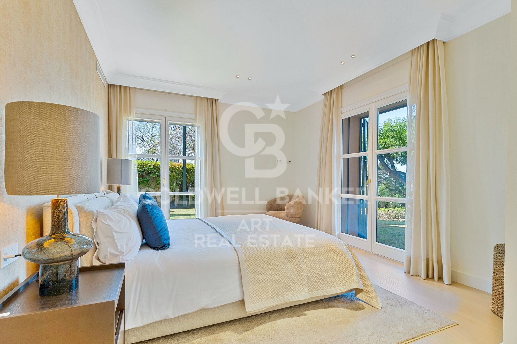 Exceptionnelle villa de luxe entièrement rénovée avec d'impressionnantes vues panoramiques sur la mer à Villa Padierna