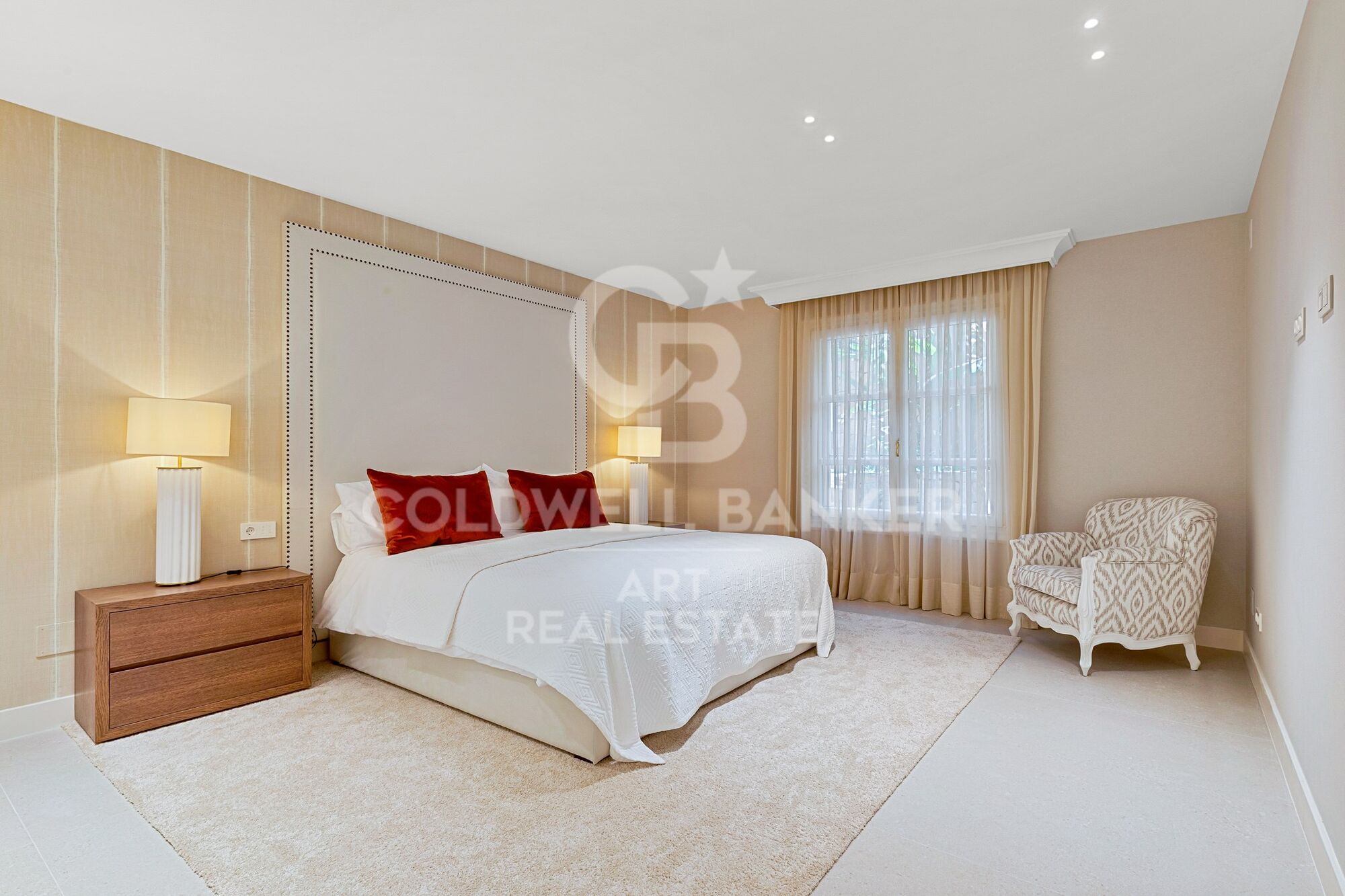 Exceptionnelle villa de luxe entièrement rénovée avec d'impressionnantes vues panoramiques sur la mer à Villa Padierna