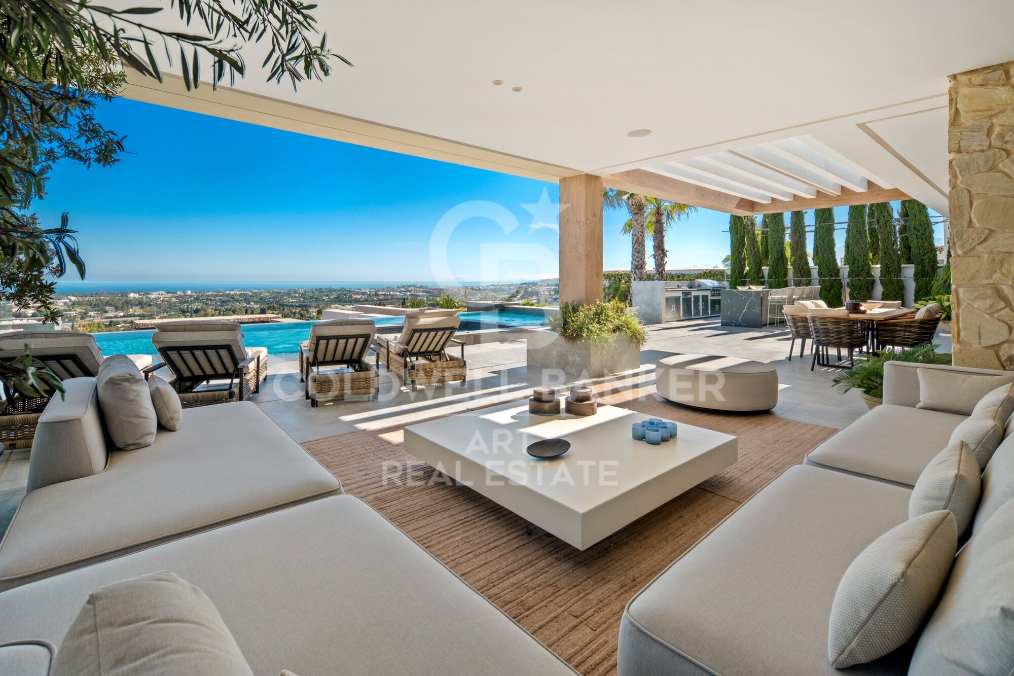 Exclusiva residencia contemporánea con vistas al mar en The Hills, La Quinta