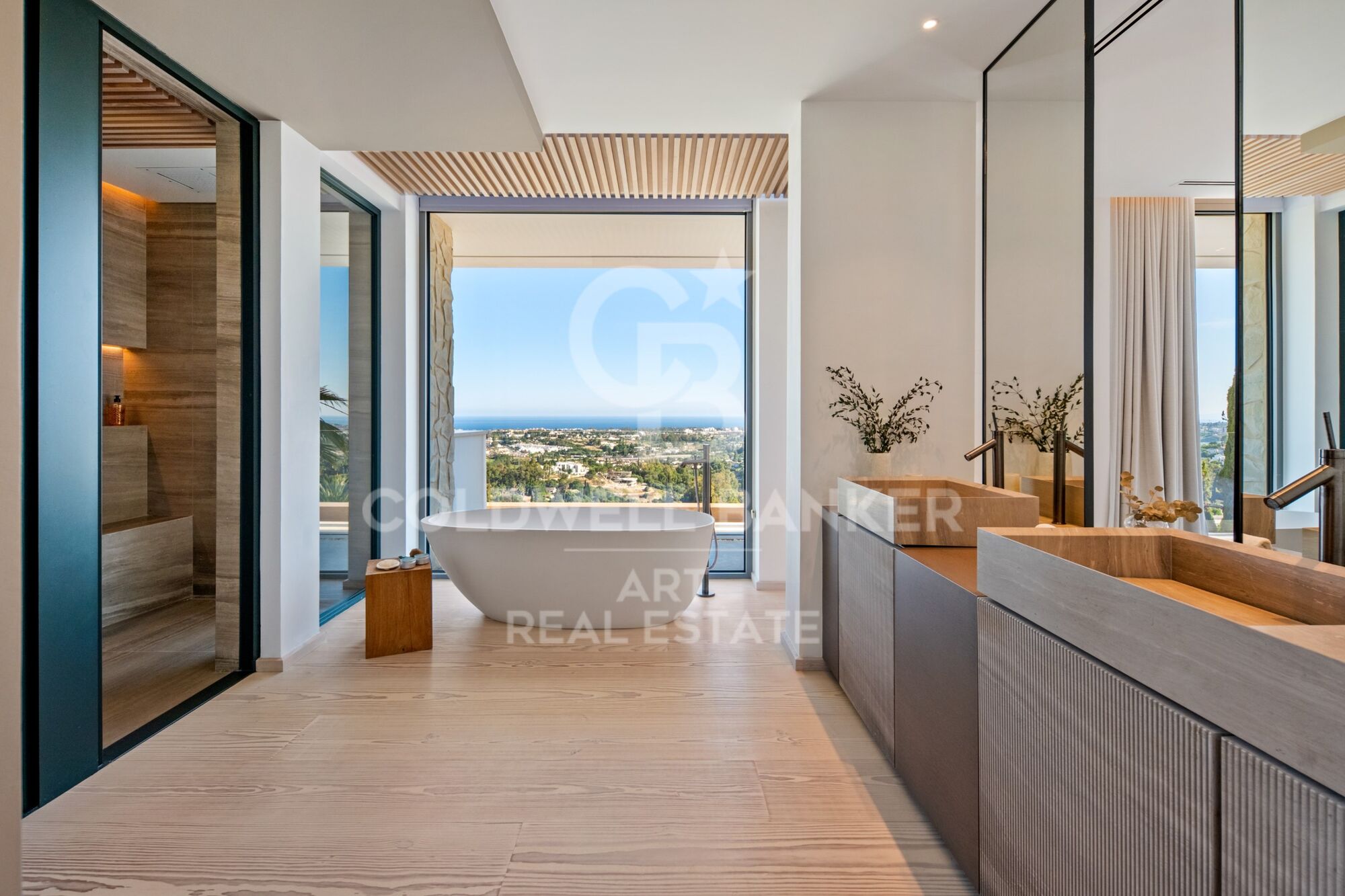 Exclusiva residencia contemporánea con vistas al mar en The Hills, La Quinta