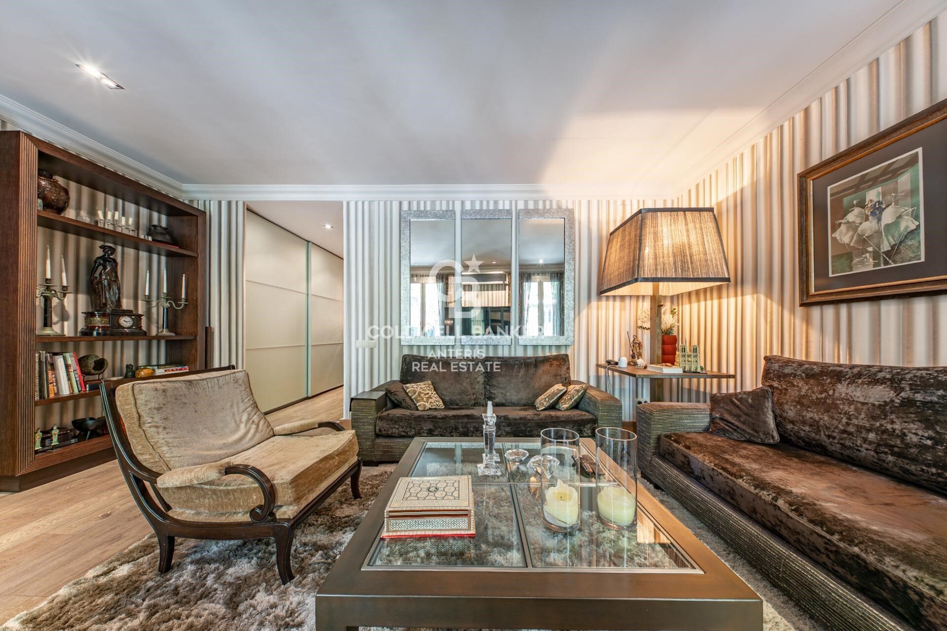 Exclusive apartment on Enric Granados - furnished and decorated with exquisite taste