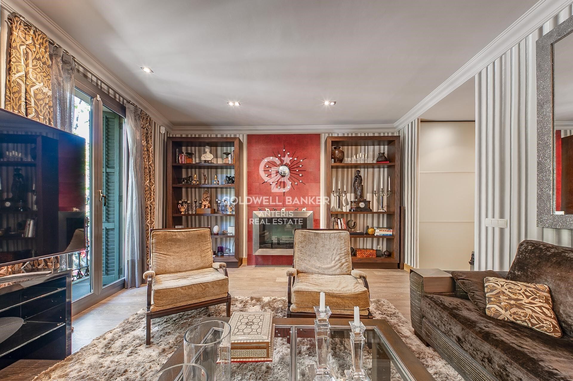 Exclusive apartment on Enric Granados - furnished and decorated with exquisite taste