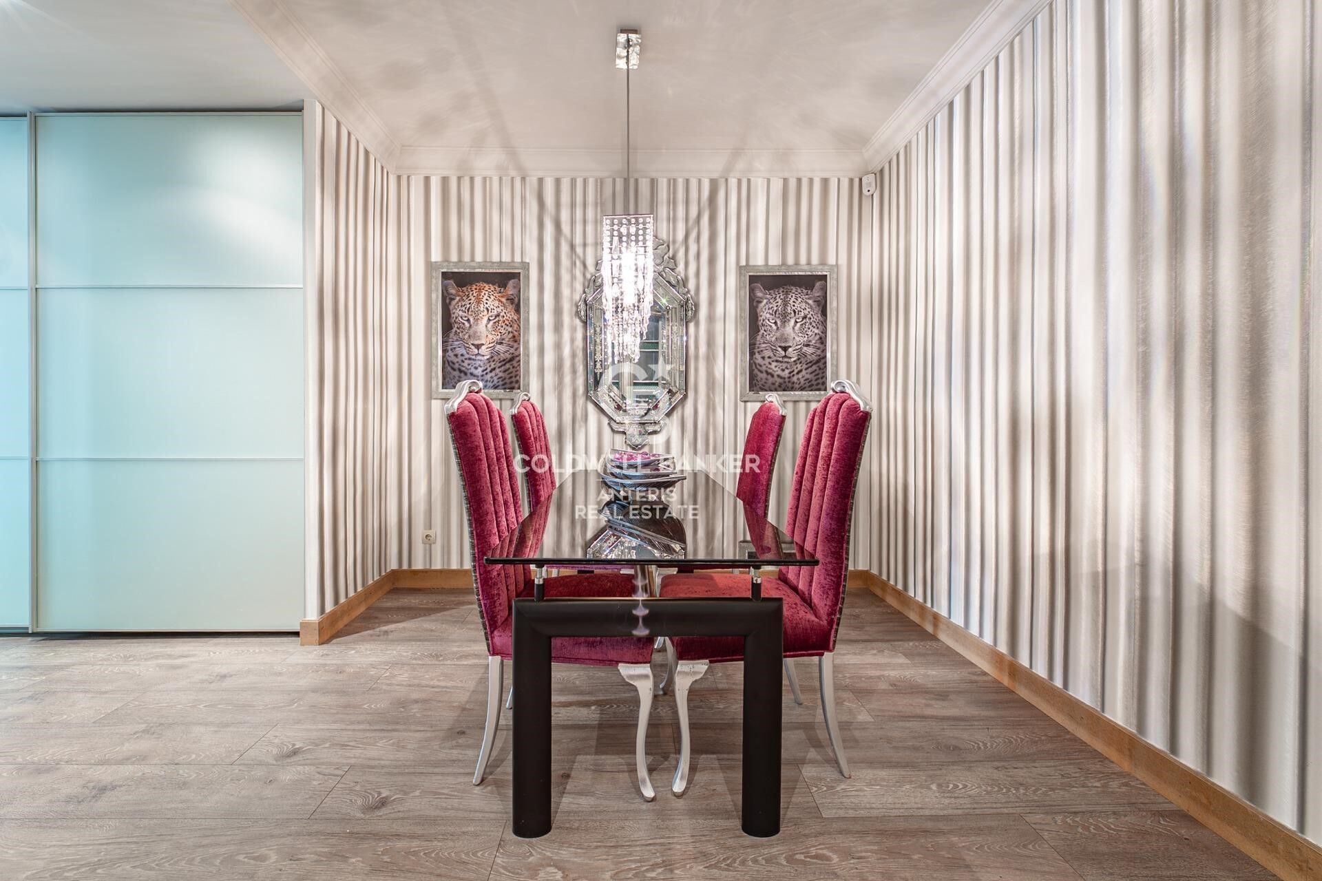 Exclusive apartment on Enric Granados - furnished and decorated with exquisite taste