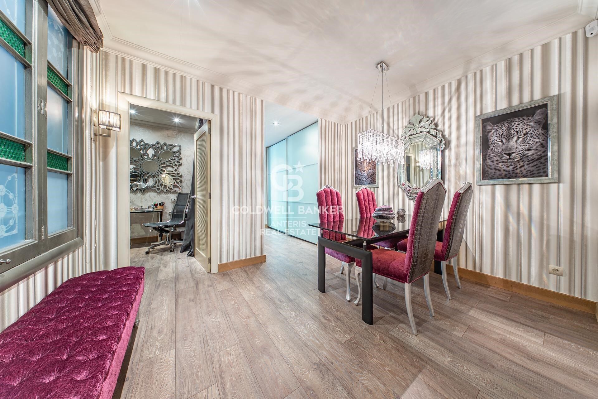 Exclusive apartment on Enric Granados - furnished and decorated with exquisite taste