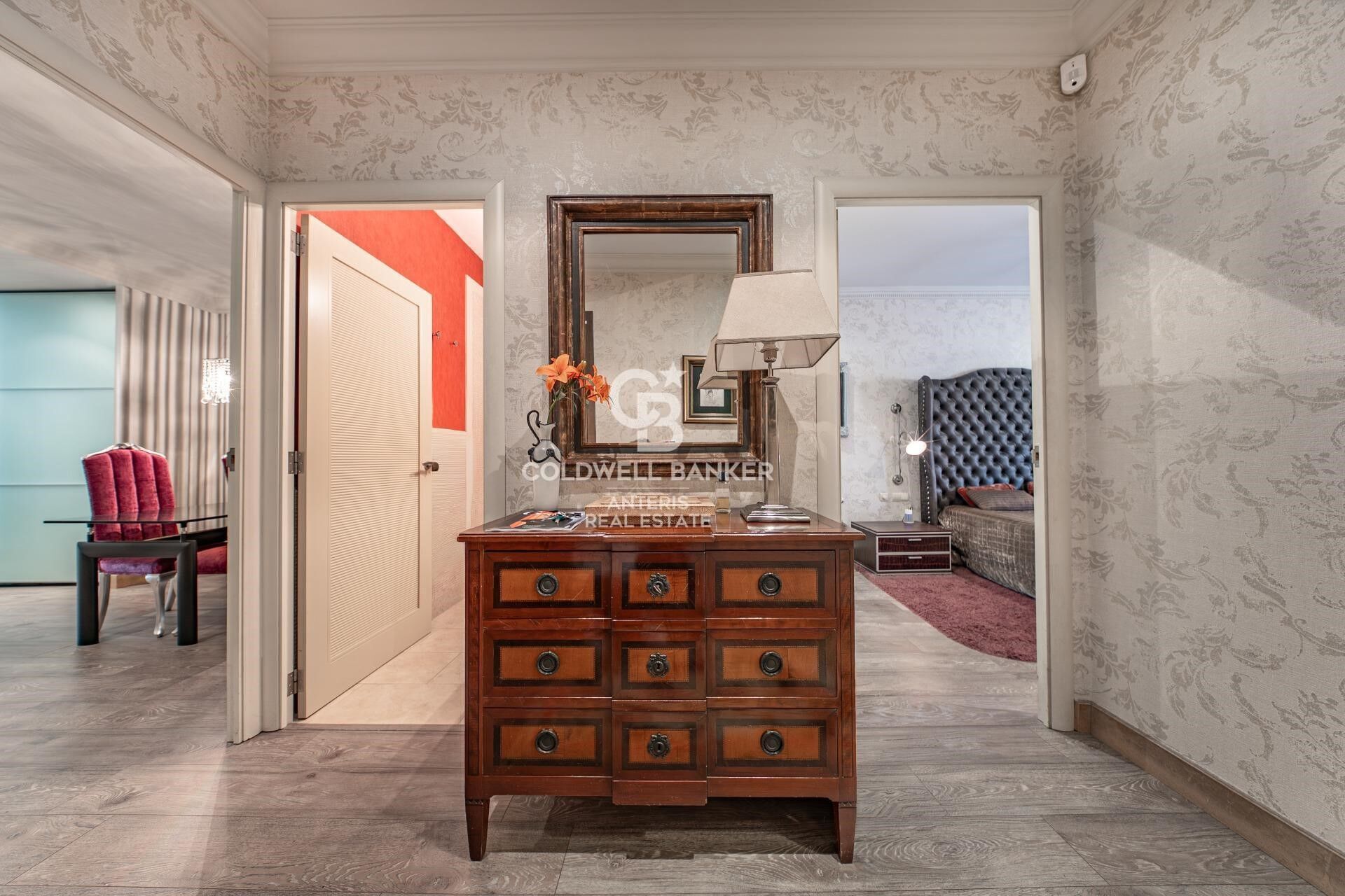 Exclusive apartment on Enric Granados - furnished and decorated with exquisite taste