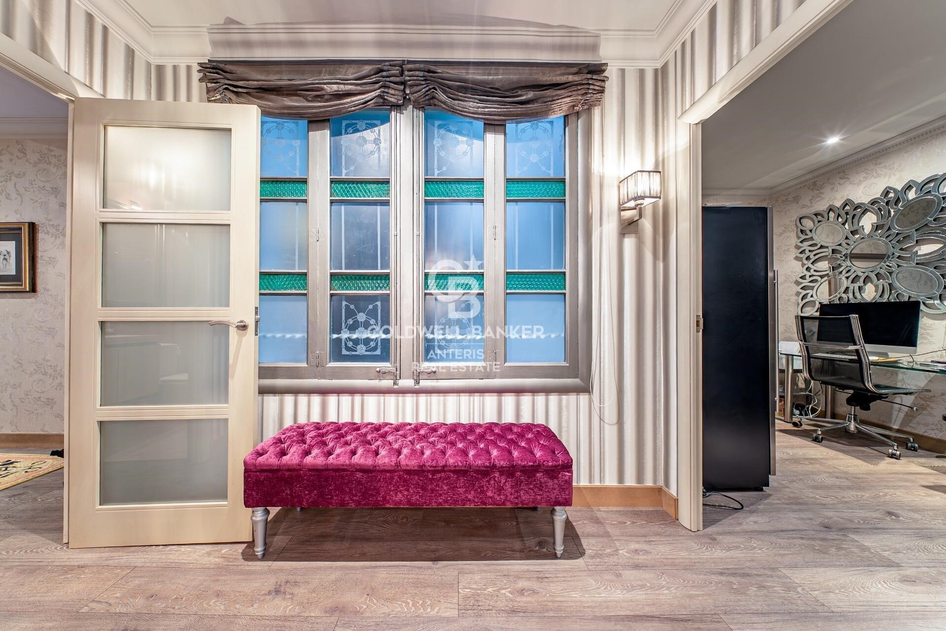 Exclusive apartment on Enric Granados - furnished and decorated with exquisite taste