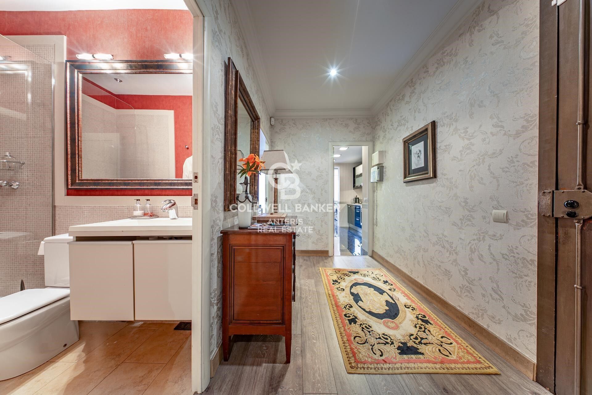 Exclusive apartment on Enric Granados - furnished and decorated with exquisite taste