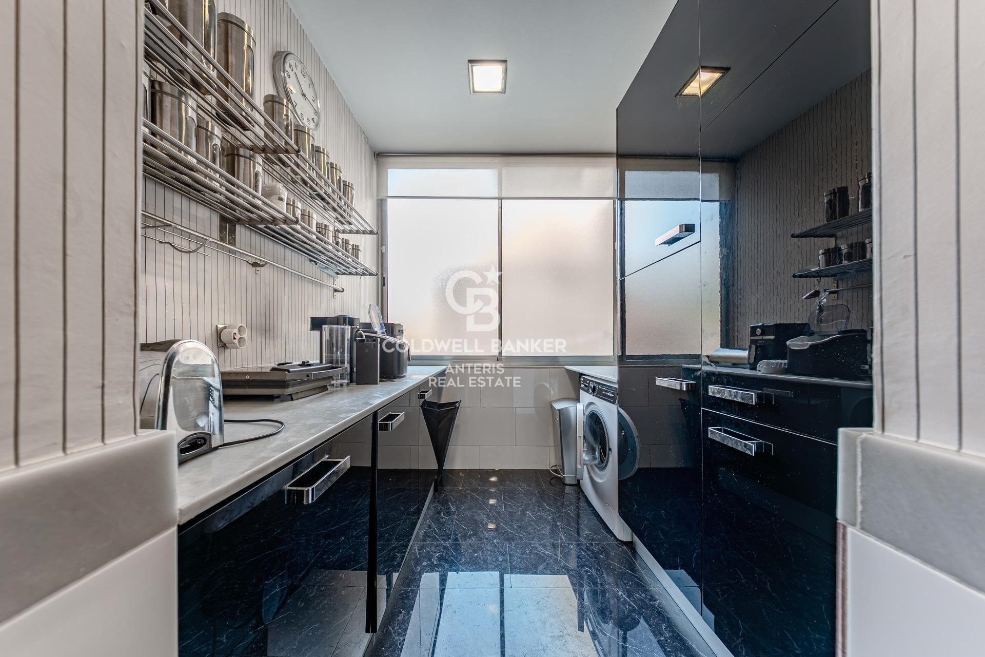 Exclusive apartment on Enric Granados - furnished and decorated with exquisite taste