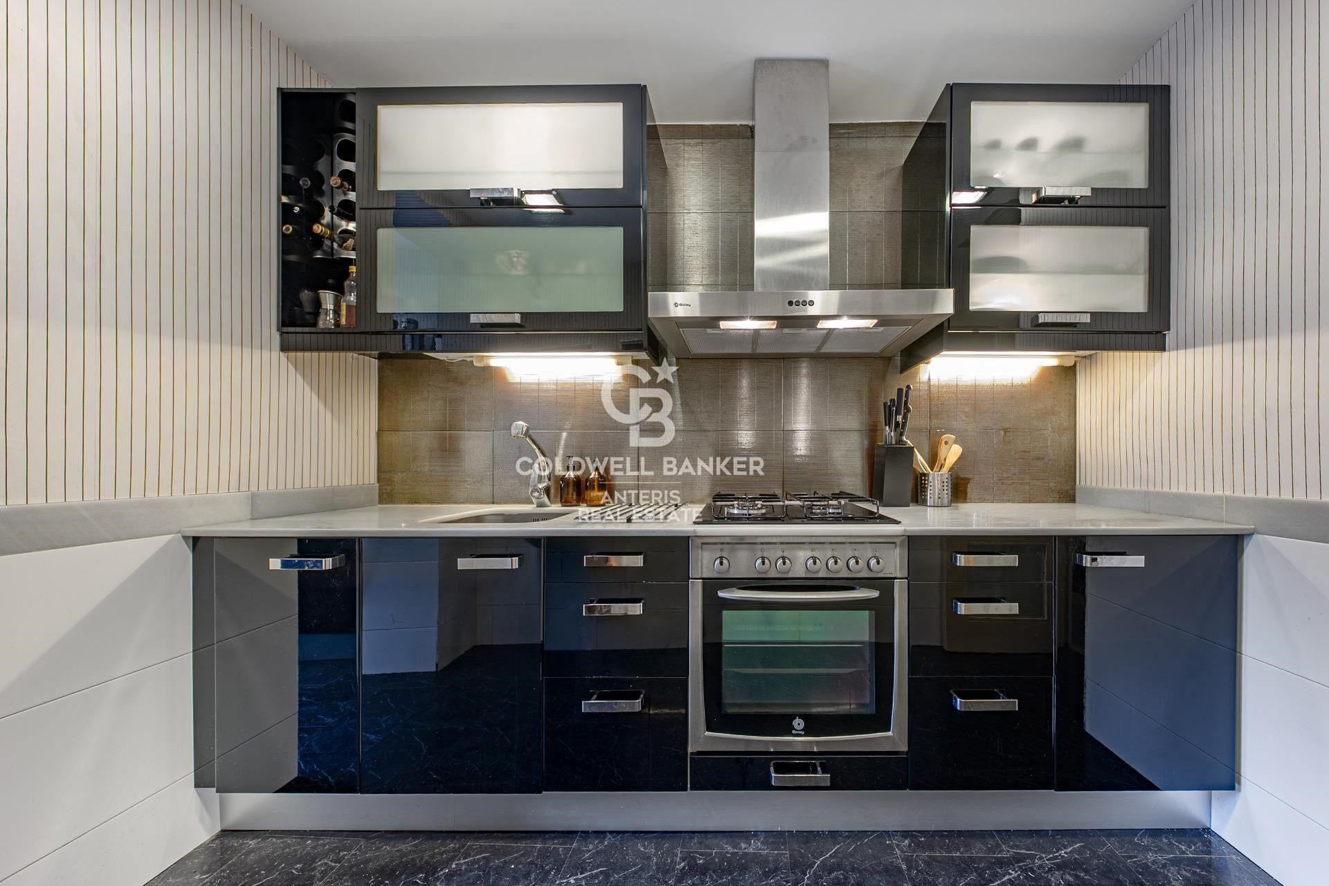 Exclusive apartment on Enric Granados - furnished and decorated with exquisite taste