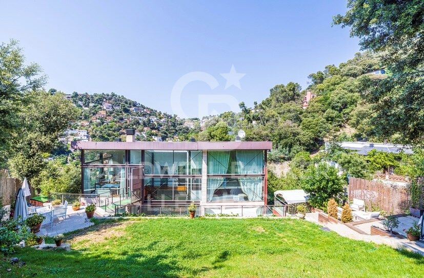 Wonderful, super bright house with garden in a privileged environment