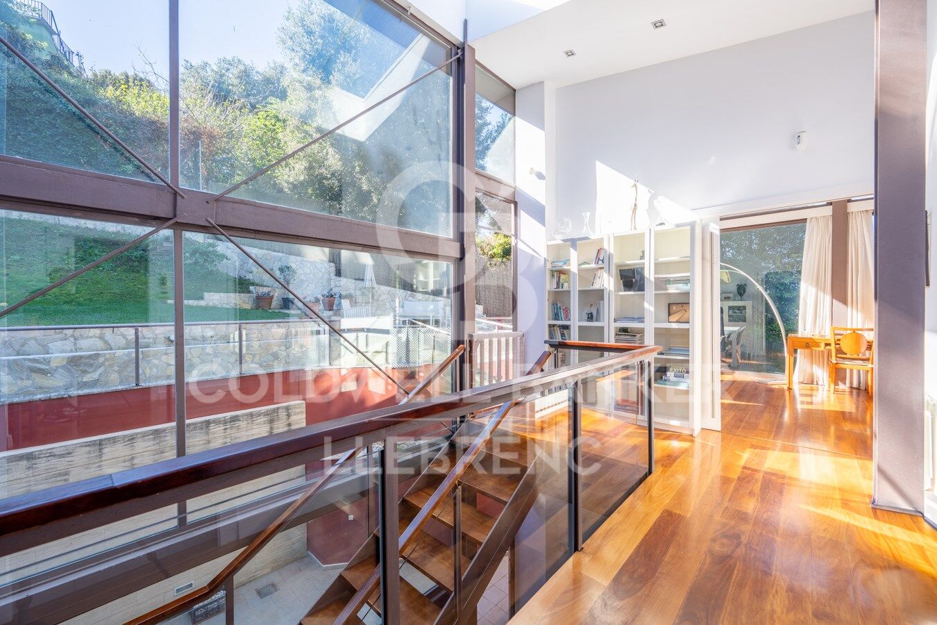 Wonderful, super bright house with garden in a privileged environment