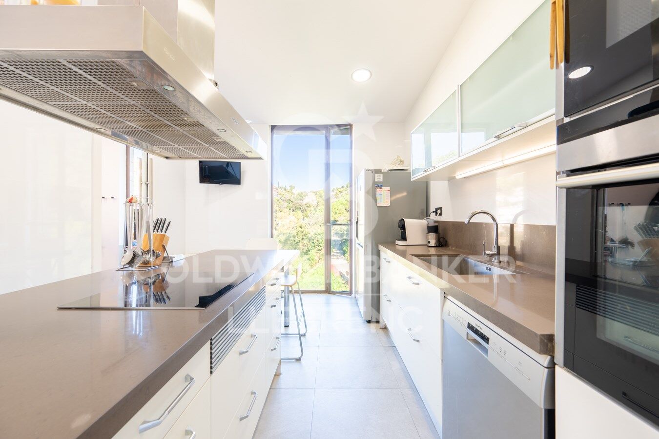 Wonderful, super bright house with garden in a privileged environment