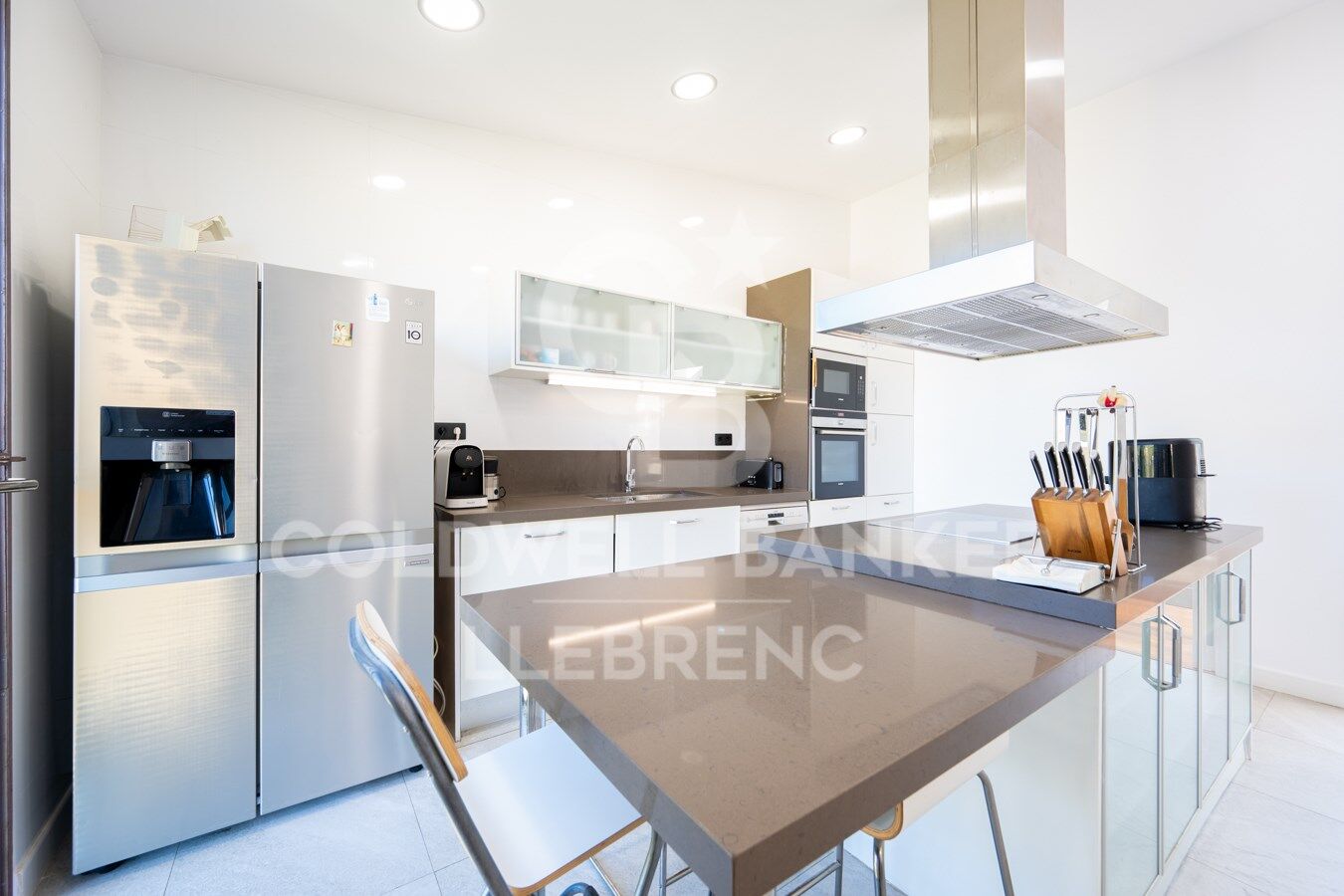 Wonderful, super bright house with garden in a privileged environment