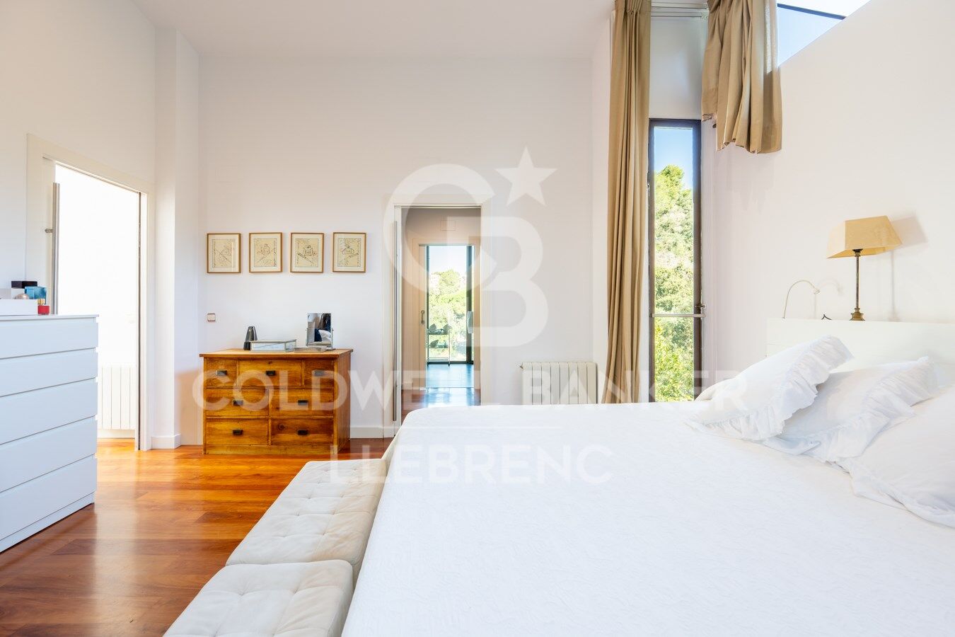 Wonderful, super bright house with garden in a privileged environment
