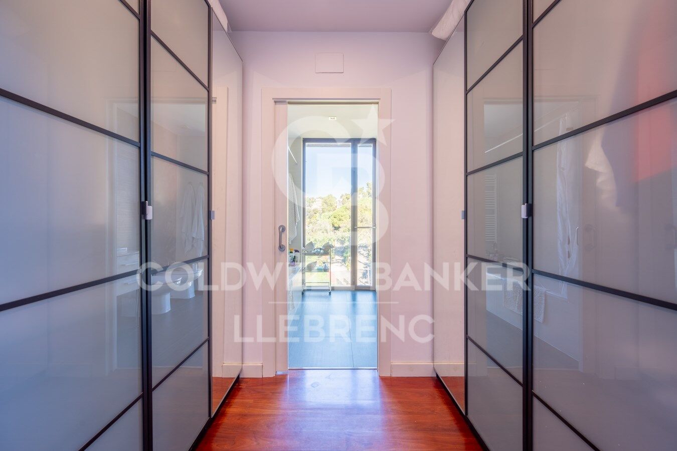 Wonderful, super bright house with garden in a privileged environment