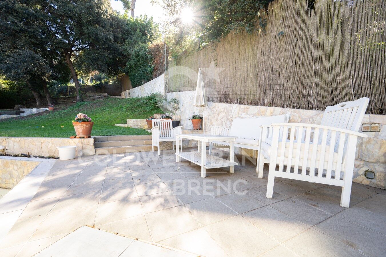 Wonderful, super bright house with garden in a privileged environment