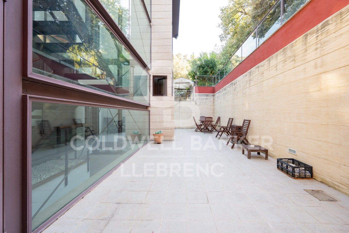 Wonderful, super bright house with garden in a privileged environment