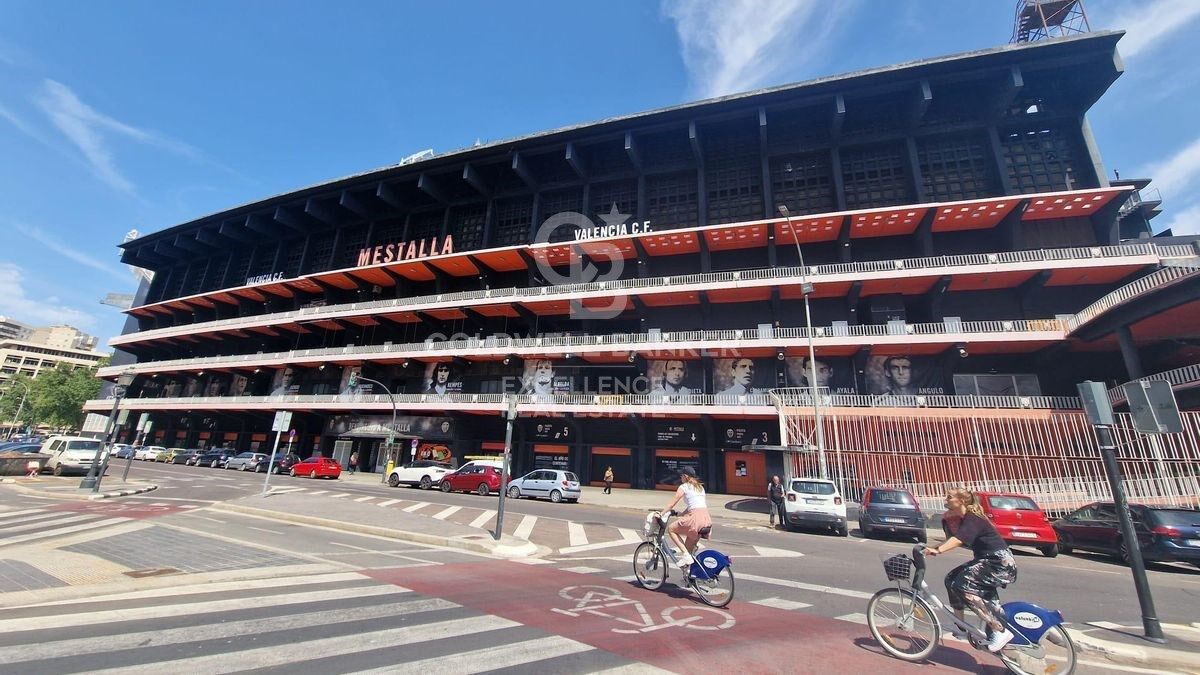 Pierino | Restaurant Italien Premium à Reprendre face au Stade Mestalla avec une Marque Reconnue