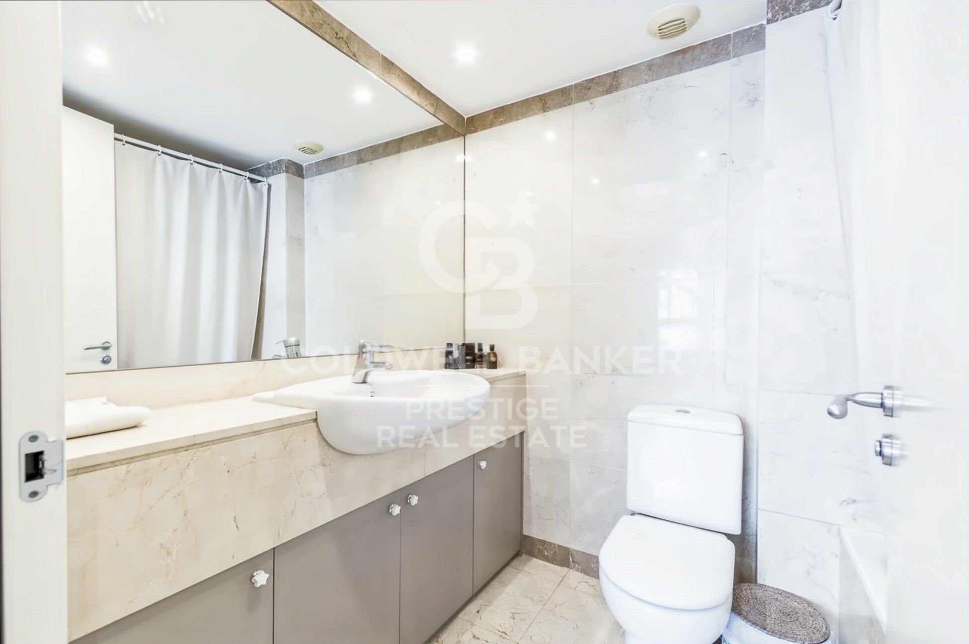 Penthouse with Terrace in Illa del Bosc, Diagonal Mar