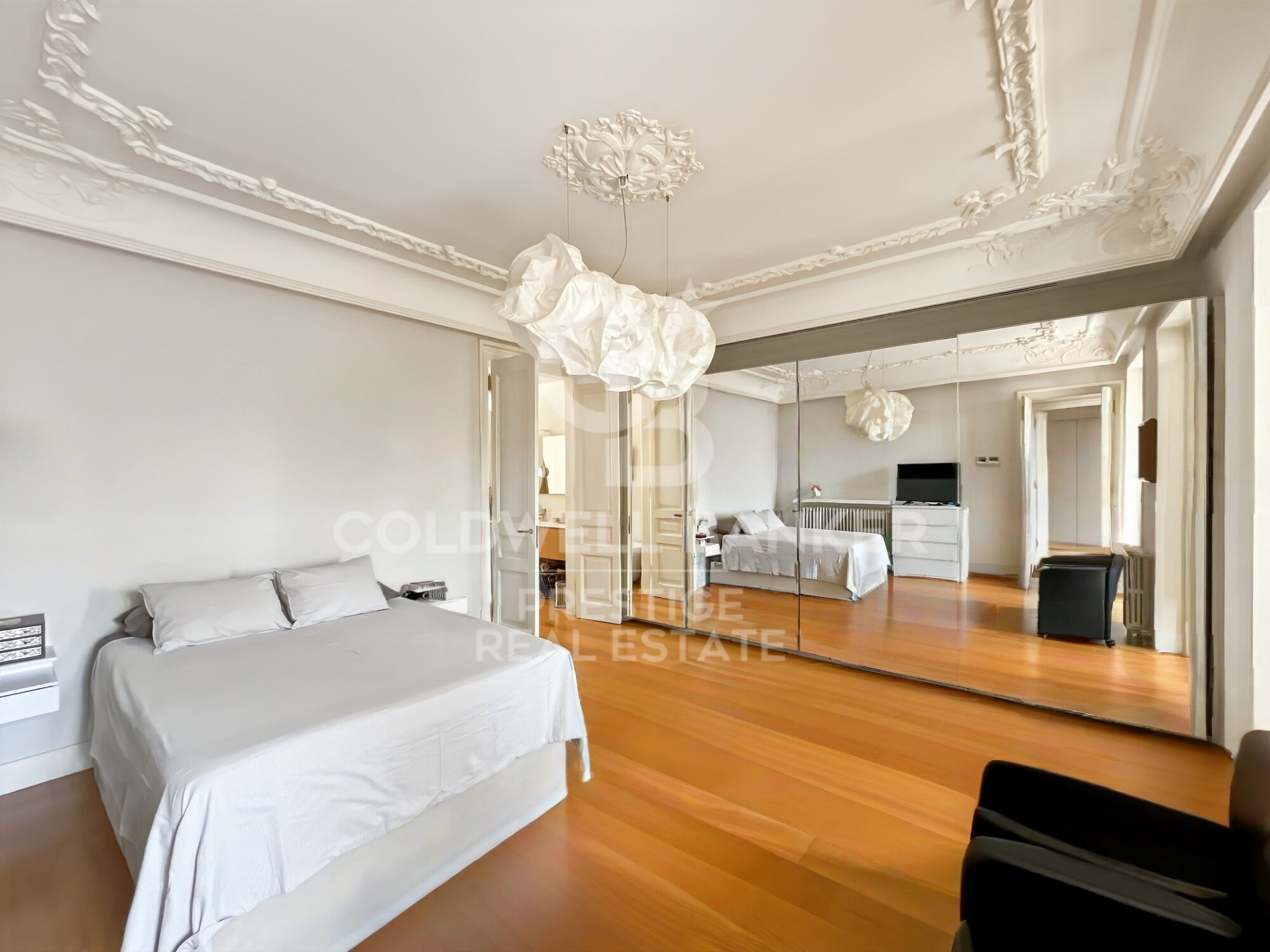 For sale Exclusive Modernist Apartment in Casa Burés, Eixample Dreta