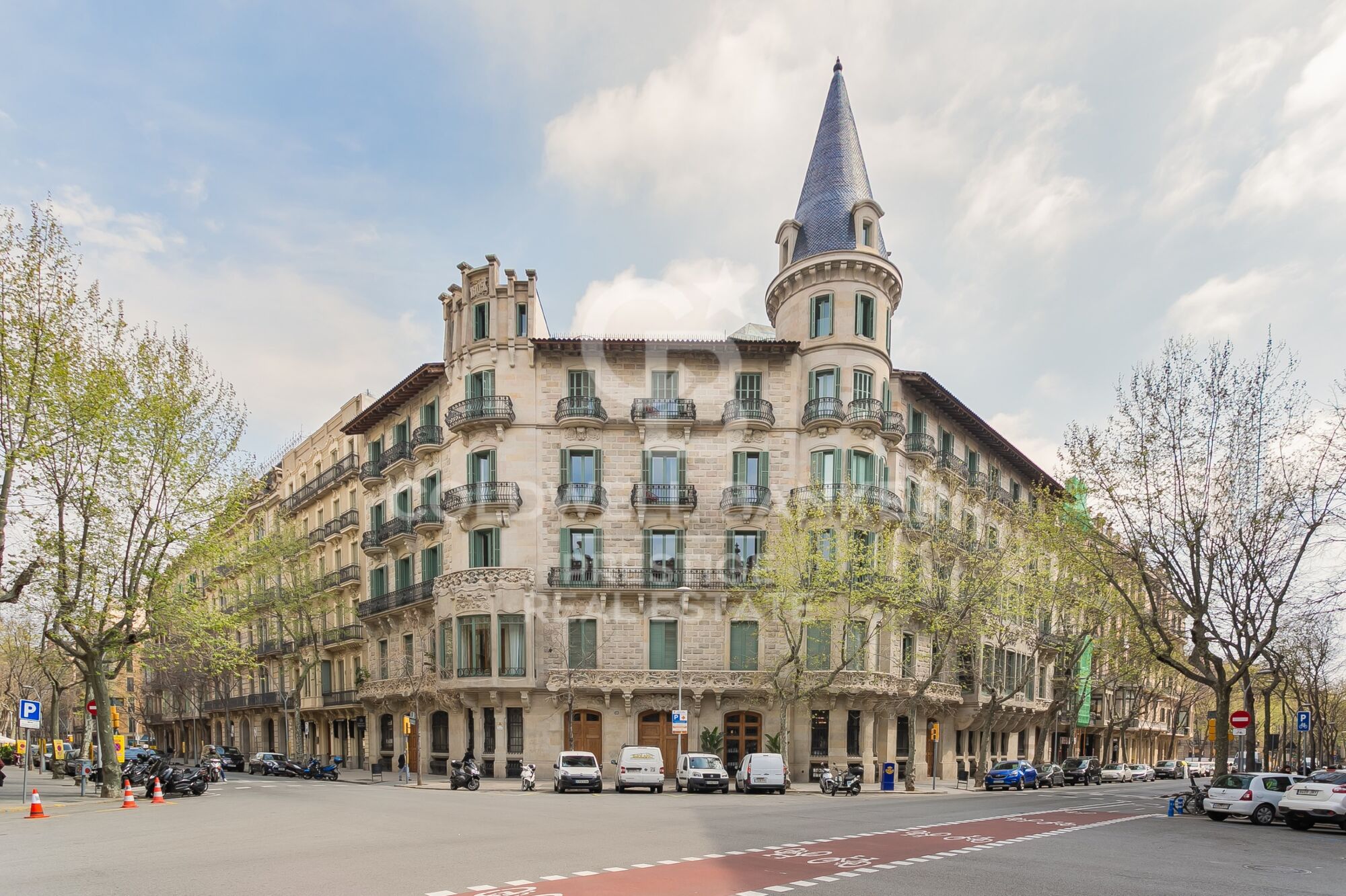 For sale Exclusive Modernist Apartment in Casa Burés, Eixample Dreta