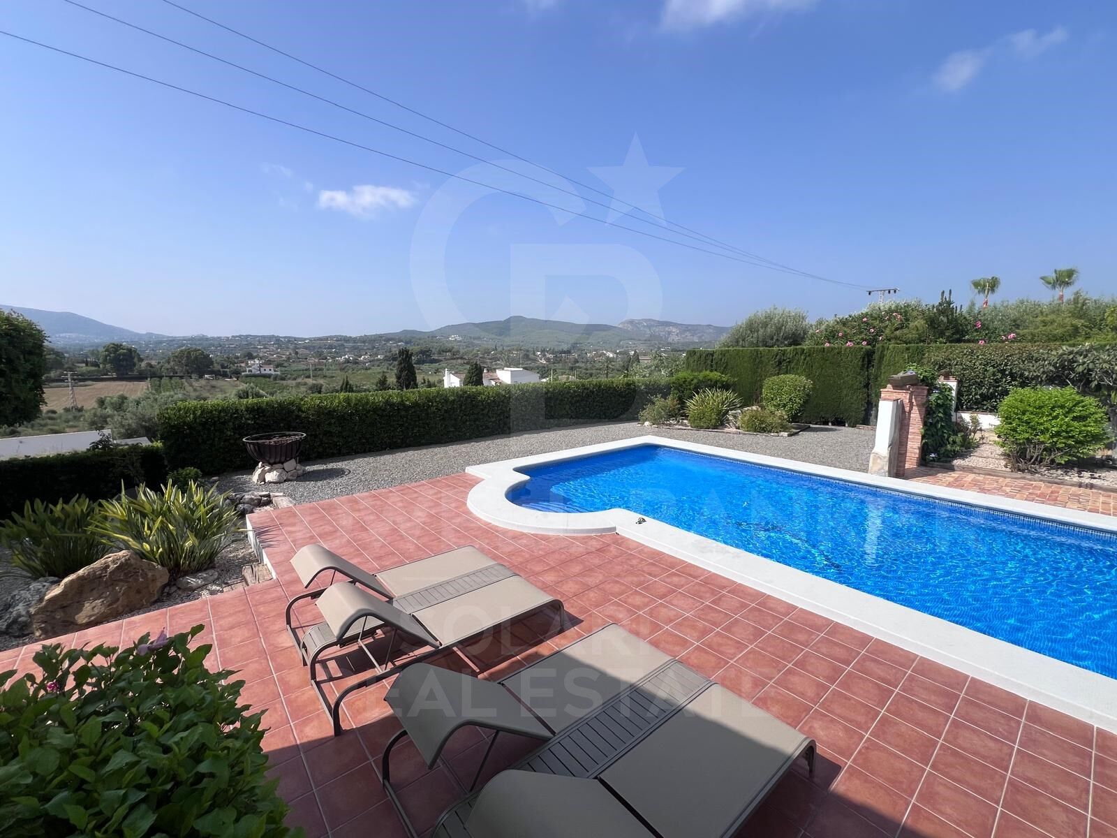 Exclusivité et tranquillité dans une villa méditerranéenne au Montgó