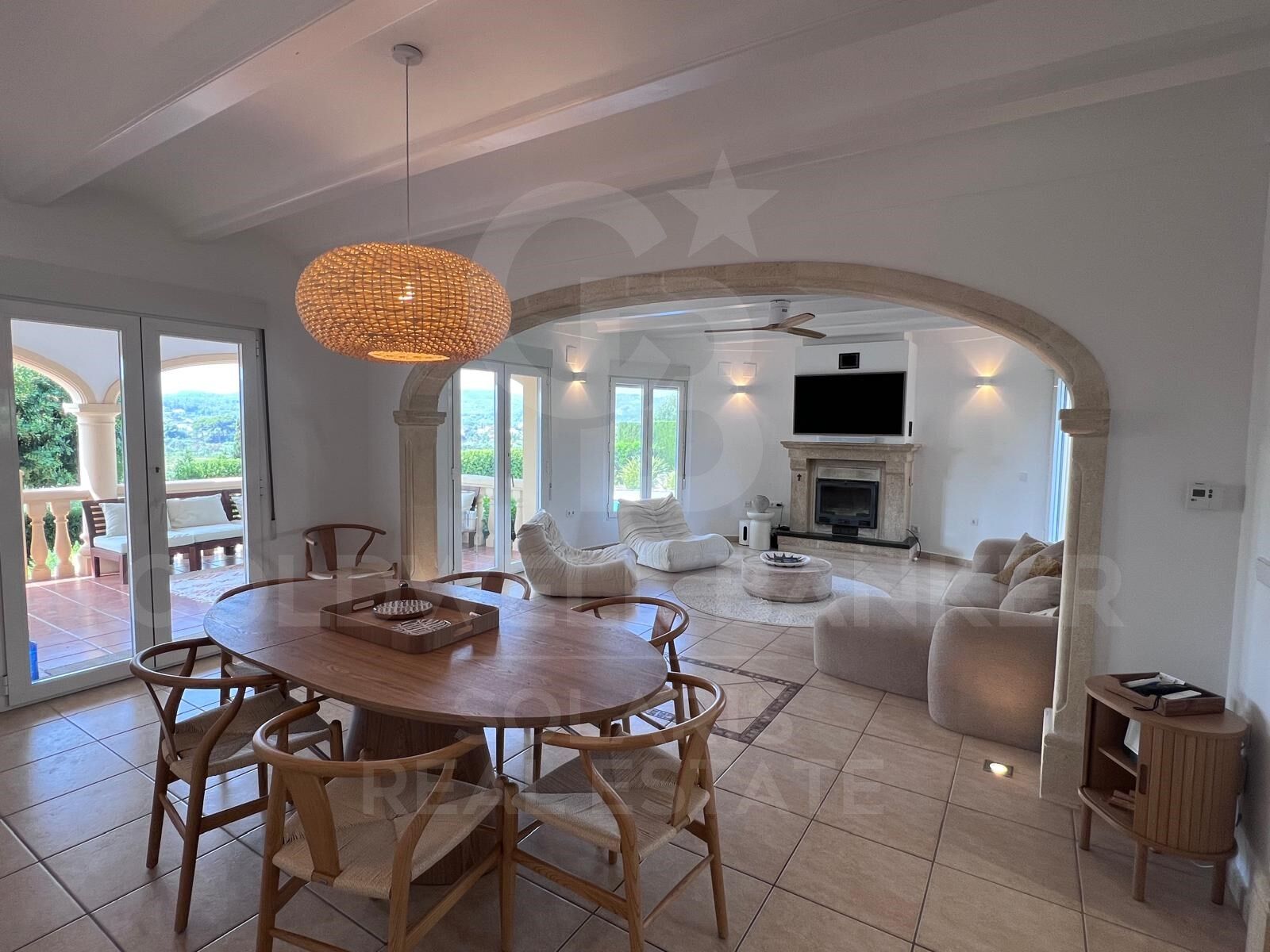Exclusivité et tranquillité dans une villa méditerranéenne au Montgó