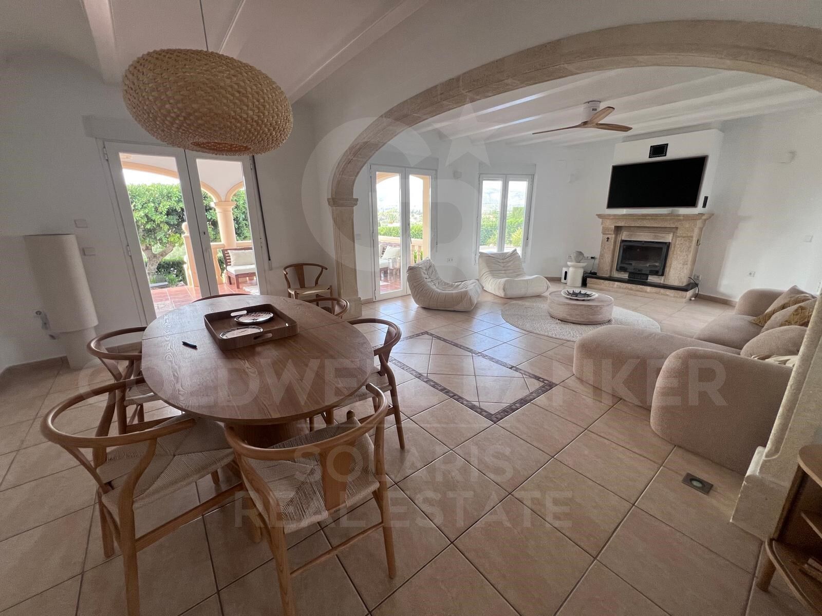 Exclusivité et tranquillité dans une villa méditerranéenne au Montgó