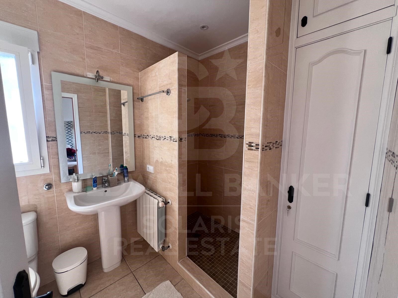 Exclusivité et tranquillité dans une villa méditerranéenne au Montgó