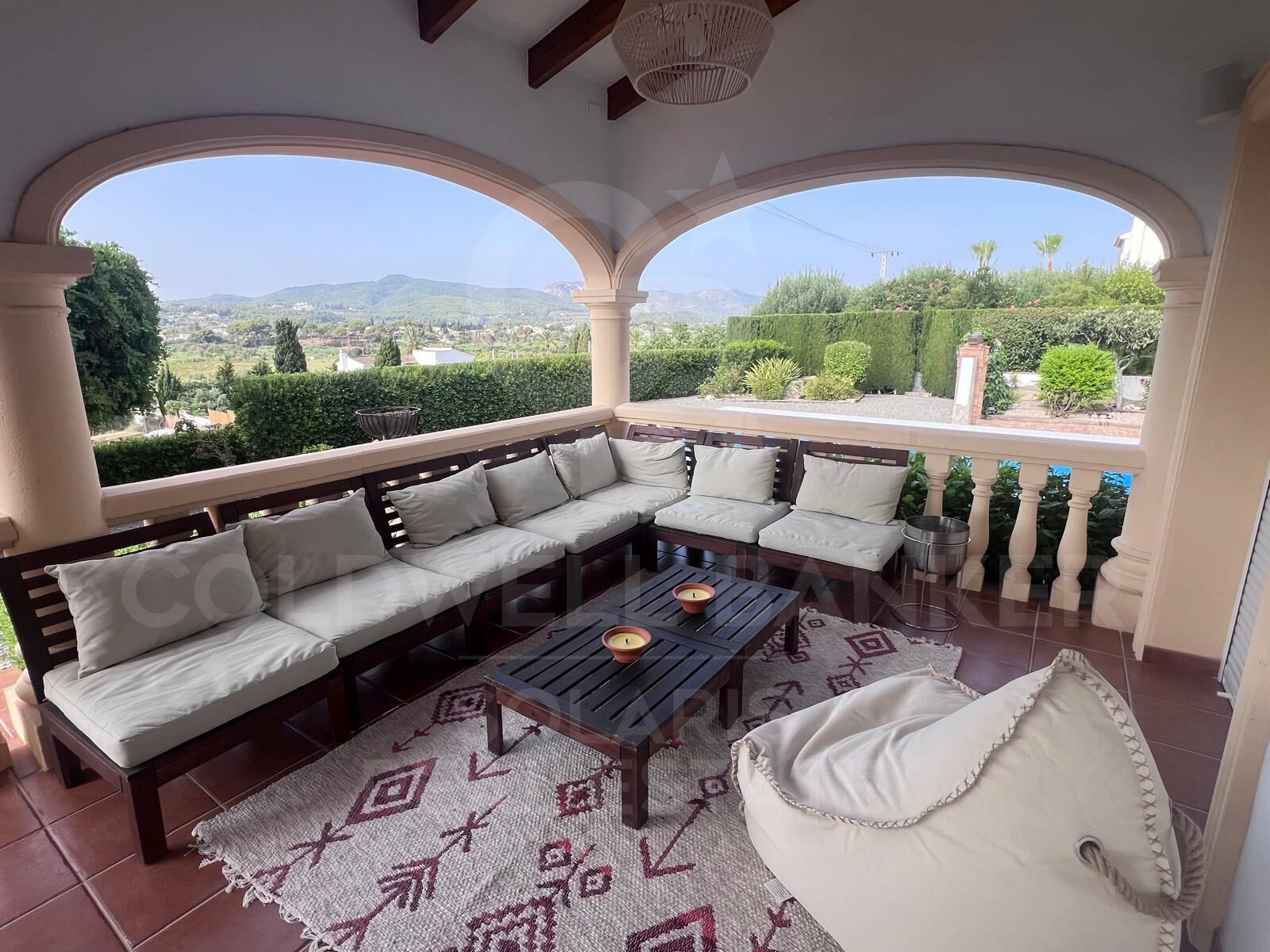 Exclusivité et tranquillité dans une villa méditerranéenne au Montgó