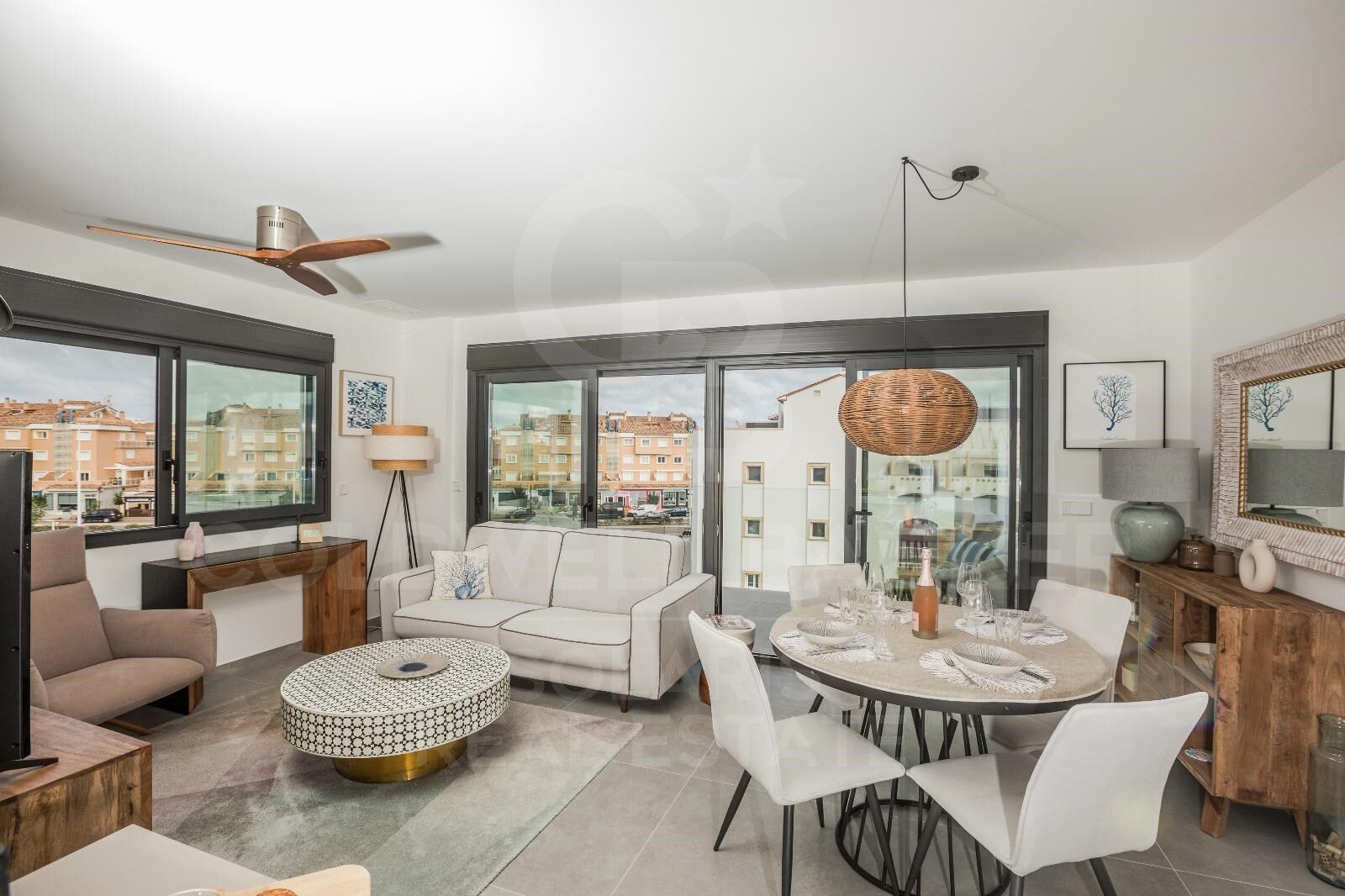 Penthouse haut de gamme avec terrasse solaire privée spectaculaire de 68 m²