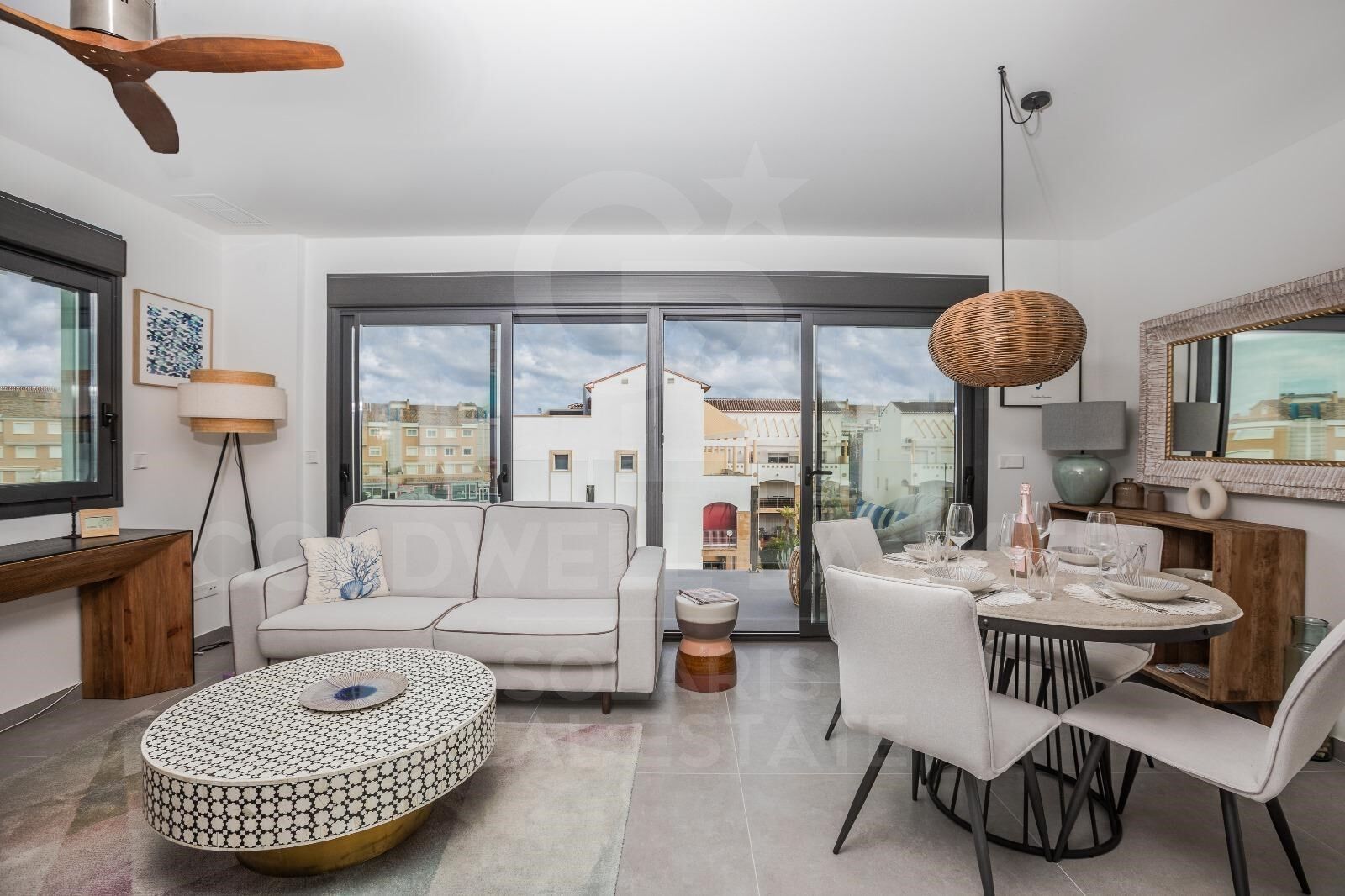 Penthouse haut de gamme avec terrasse solaire privée spectaculaire de 68 m²