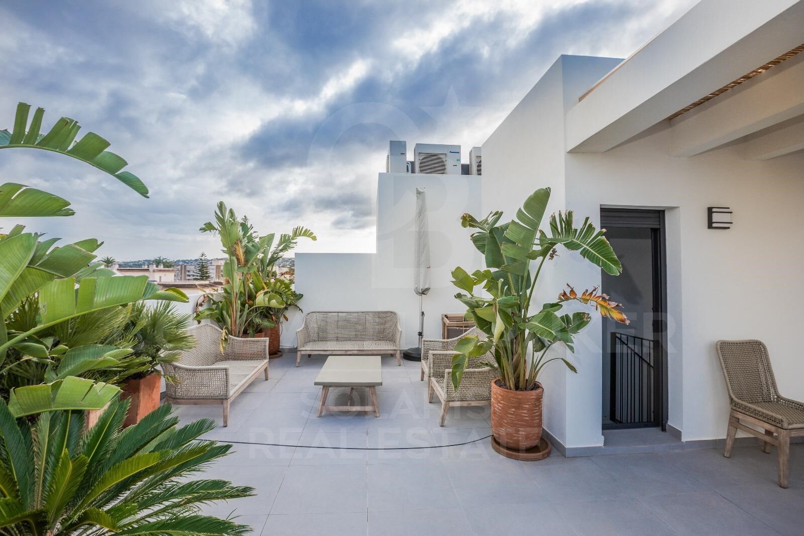 Penthouse haut de gamme avec terrasse solaire privée spectaculaire de 68 m²