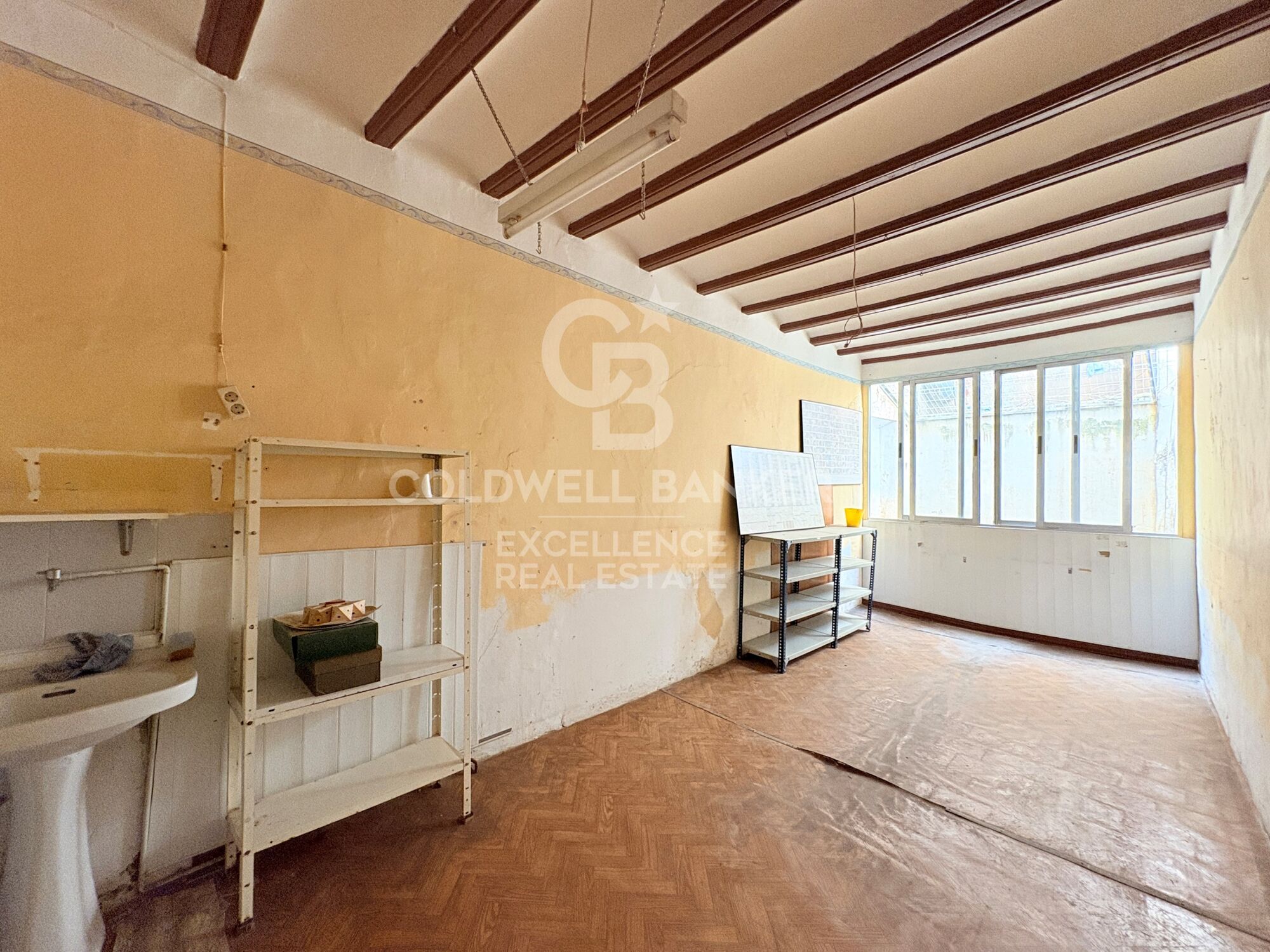 Building to be renovated of 178 m² next to Plaza Santa Clara, in the heart of Castellón