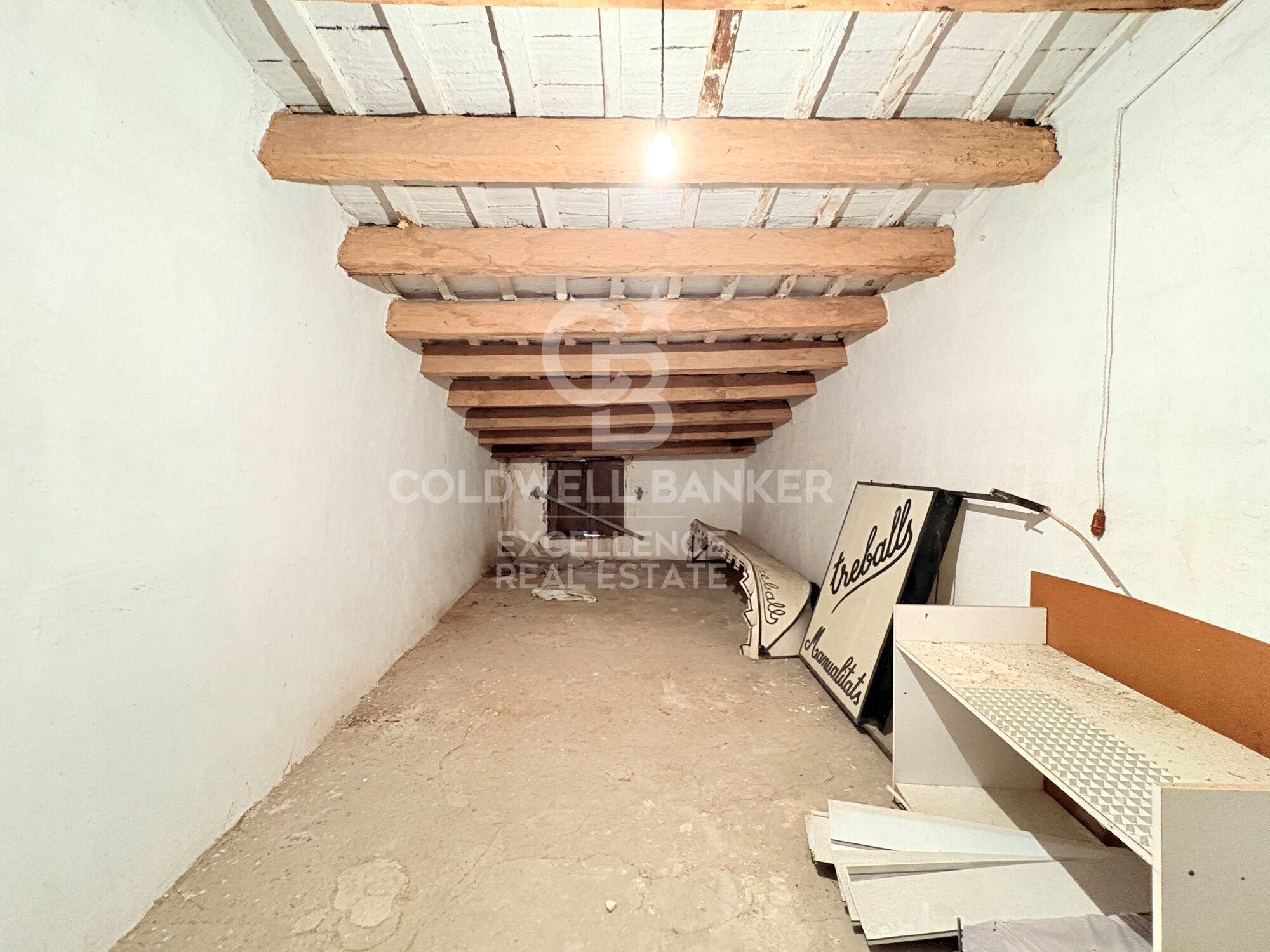 Building to be renovated of 178 m² next to Plaza Santa Clara, in the heart of Castellón