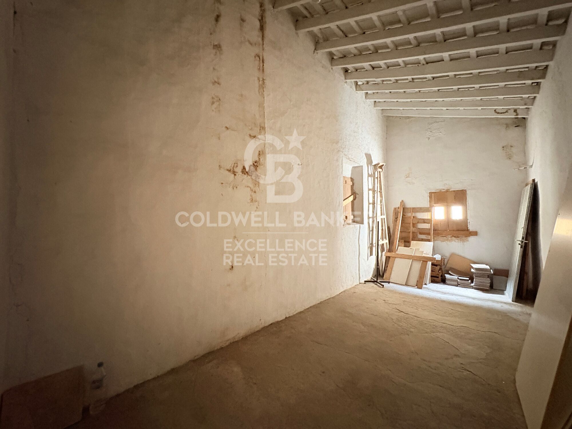 Building to be renovated of 178 m² next to Plaza Santa Clara, in the heart of Castellón