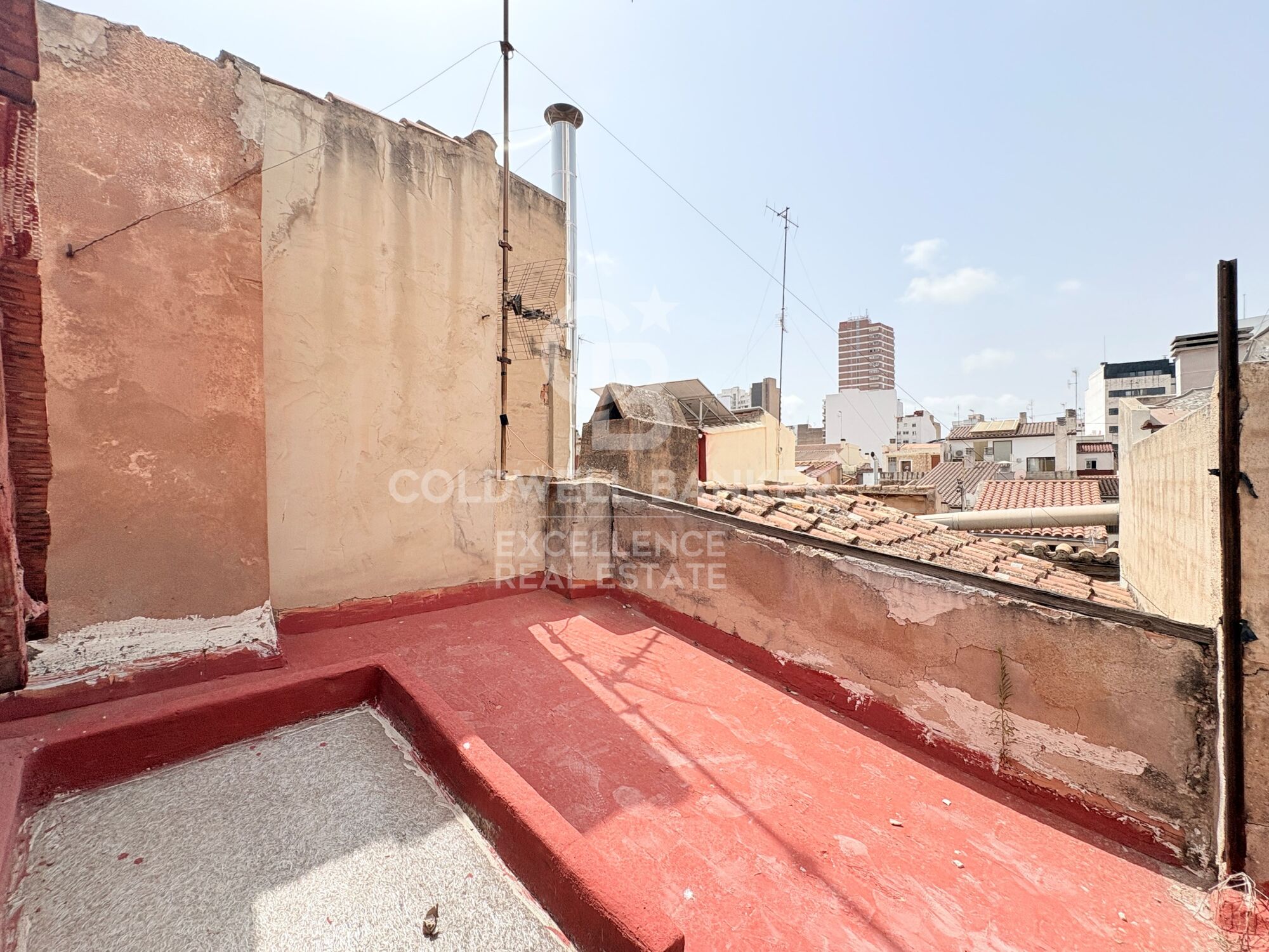 Building to be renovated of 178 m² next to Plaza Santa Clara, in the heart of Castellón