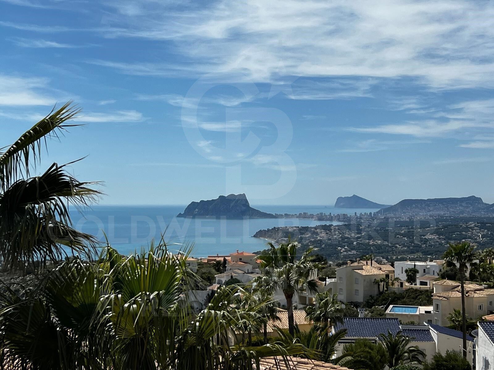 Villa designer exclusive avec technologie Smart Home, piscine chauffée et vues privilégiées sur Cumbre del Sol