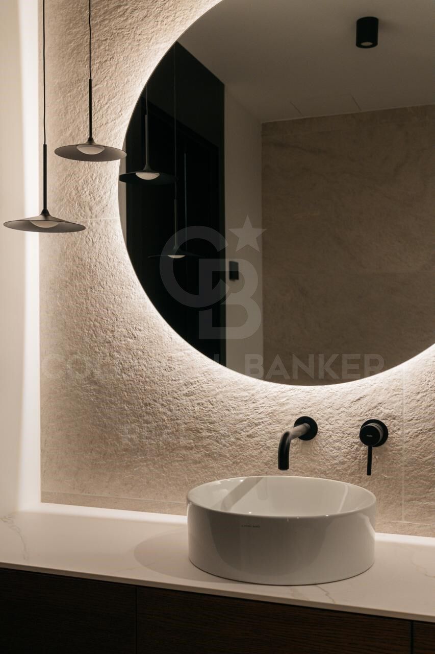 Villa designer exclusive avec technologie Smart Home, piscine chauffée et vues privilégiées sur Cumbre del Sol