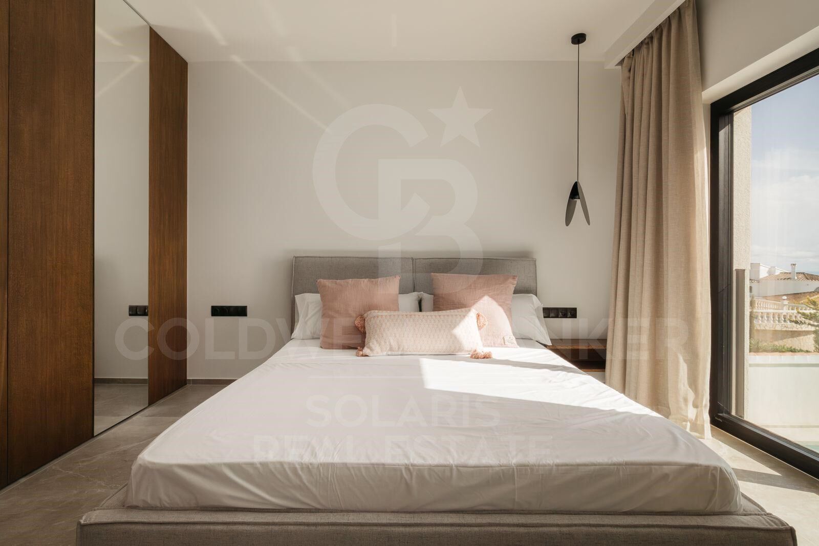 Villa designer exclusive avec technologie Smart Home, piscine chauffée et vues privilégiées sur Cumbre del Sol