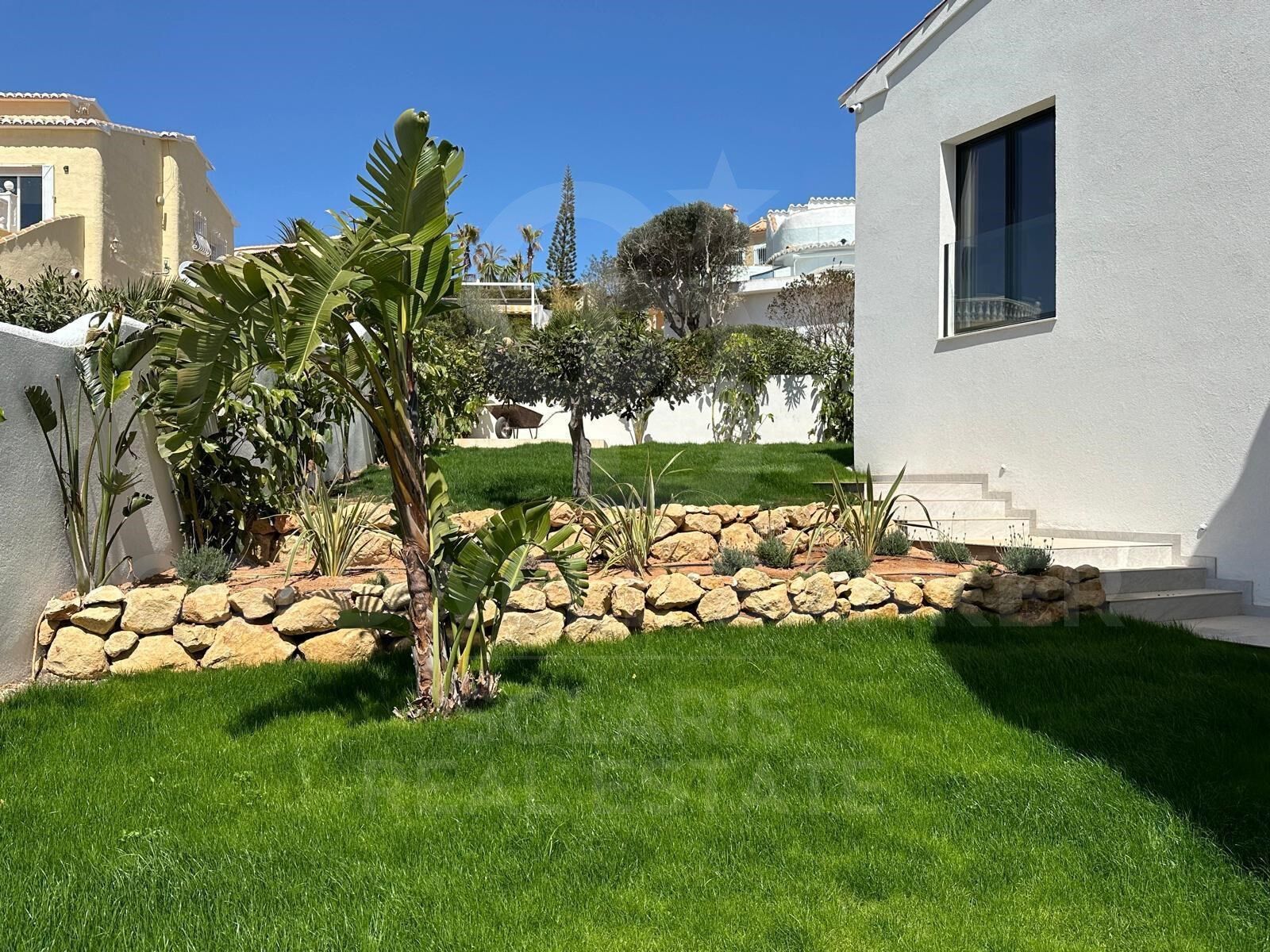 Villa designer exclusive avec technologie Smart Home, piscine chauffée et vues privilégiées sur Cumbre del Sol