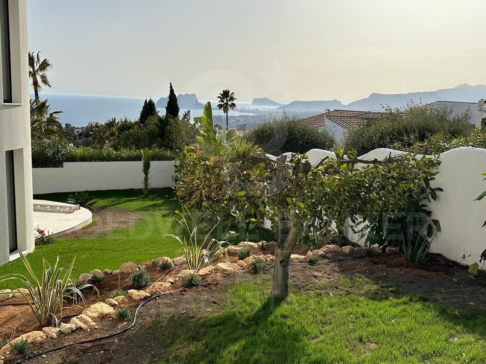 Villa designer exclusive avec technologie Smart Home, piscine chauffée et vues privilégiées sur Cumbre del Sol