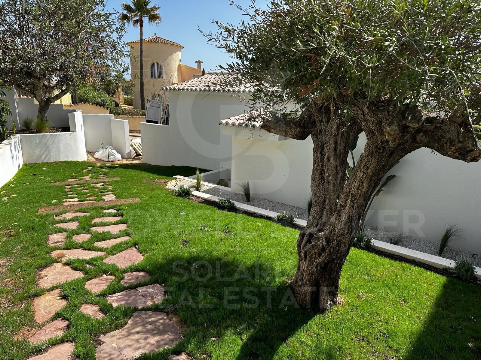 Villa designer exclusive avec technologie Smart Home, piscine chauffée et vues privilégiées sur Cumbre del Sol