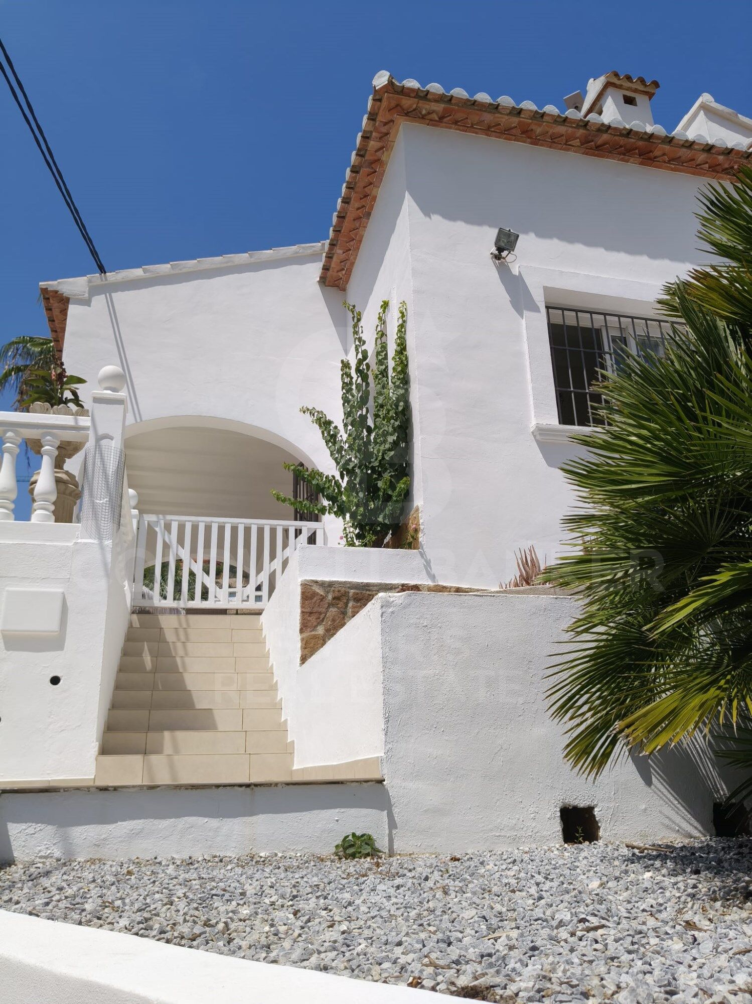 Charmante villa de trois chambres, vue sur la montagne et cuisine d'été fantastique