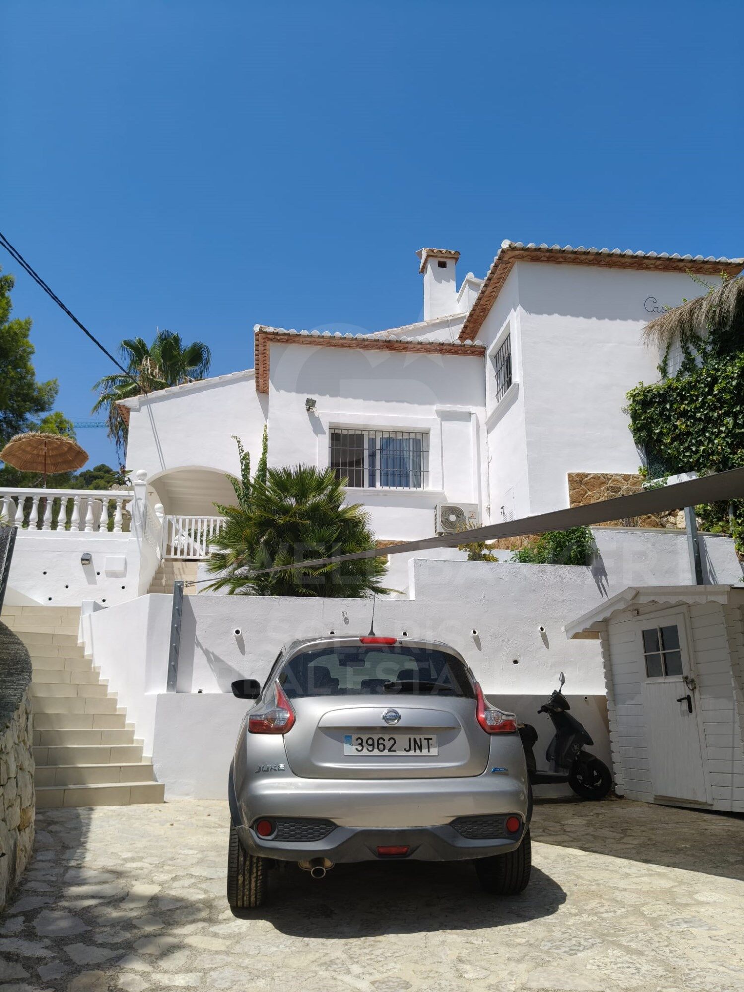 Charmante villa de trois chambres, vue sur la montagne et cuisine d'été fantastique