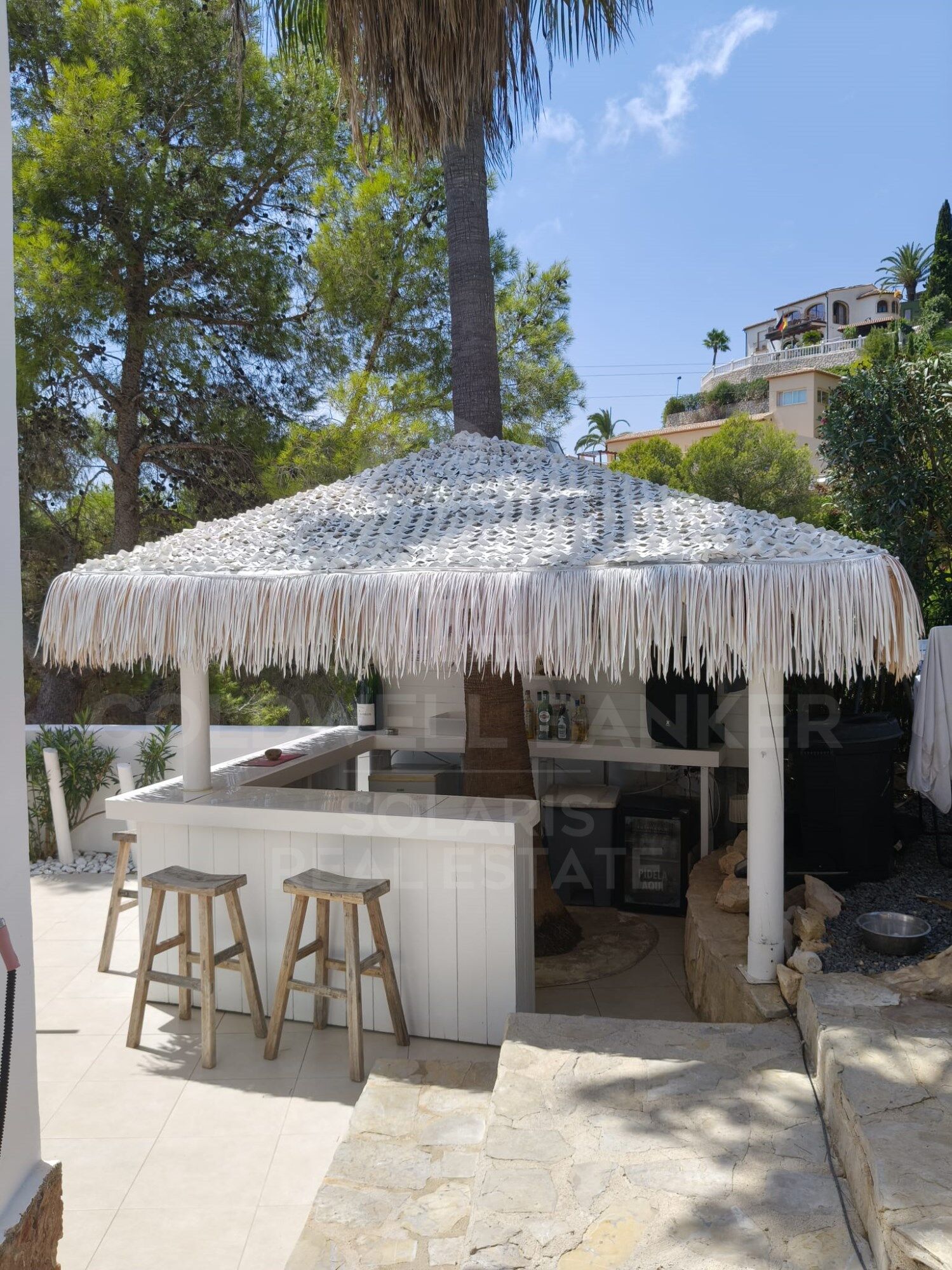 Charmante villa de trois chambres, vue sur la montagne et cuisine d'été fantastique