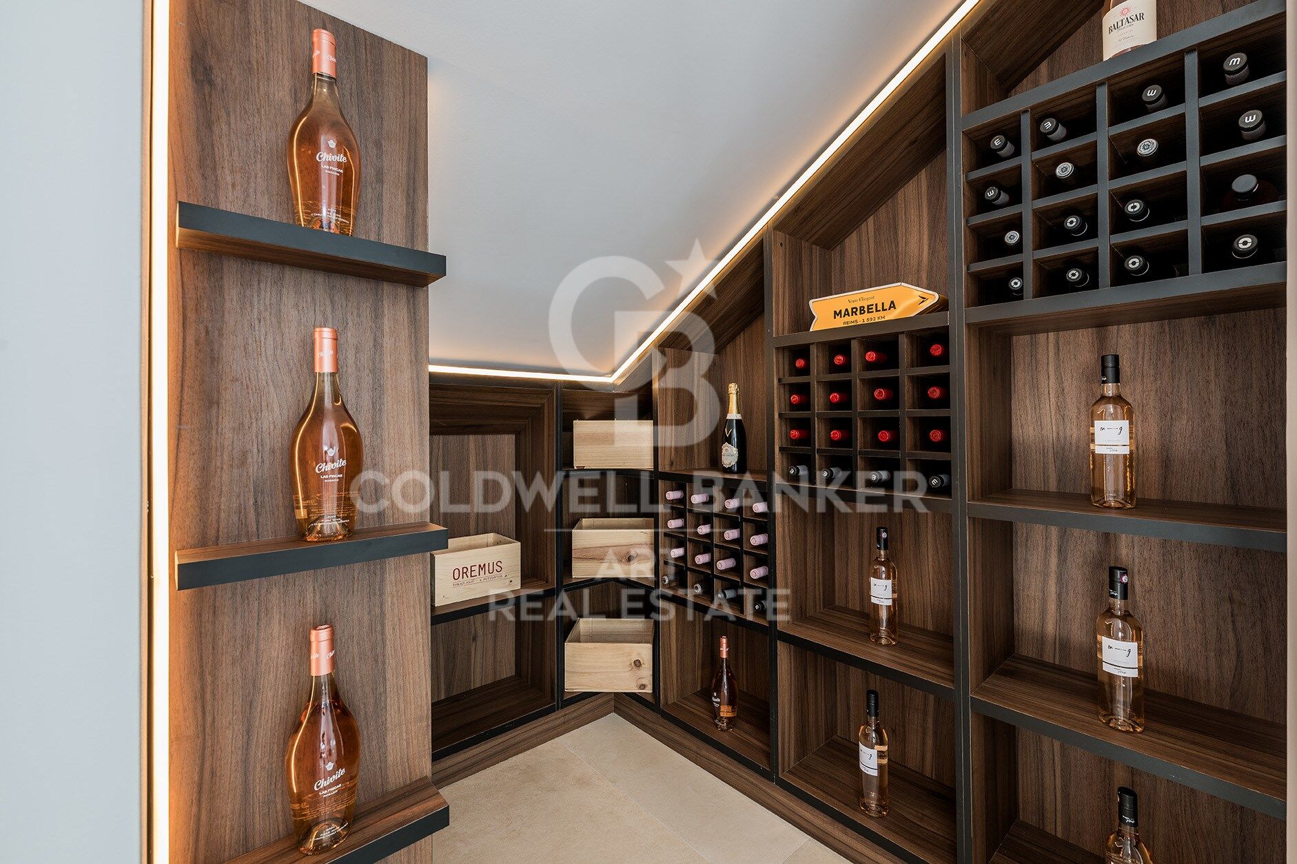 Exclusive Penthouse in the Heart of Nueva Andalucía